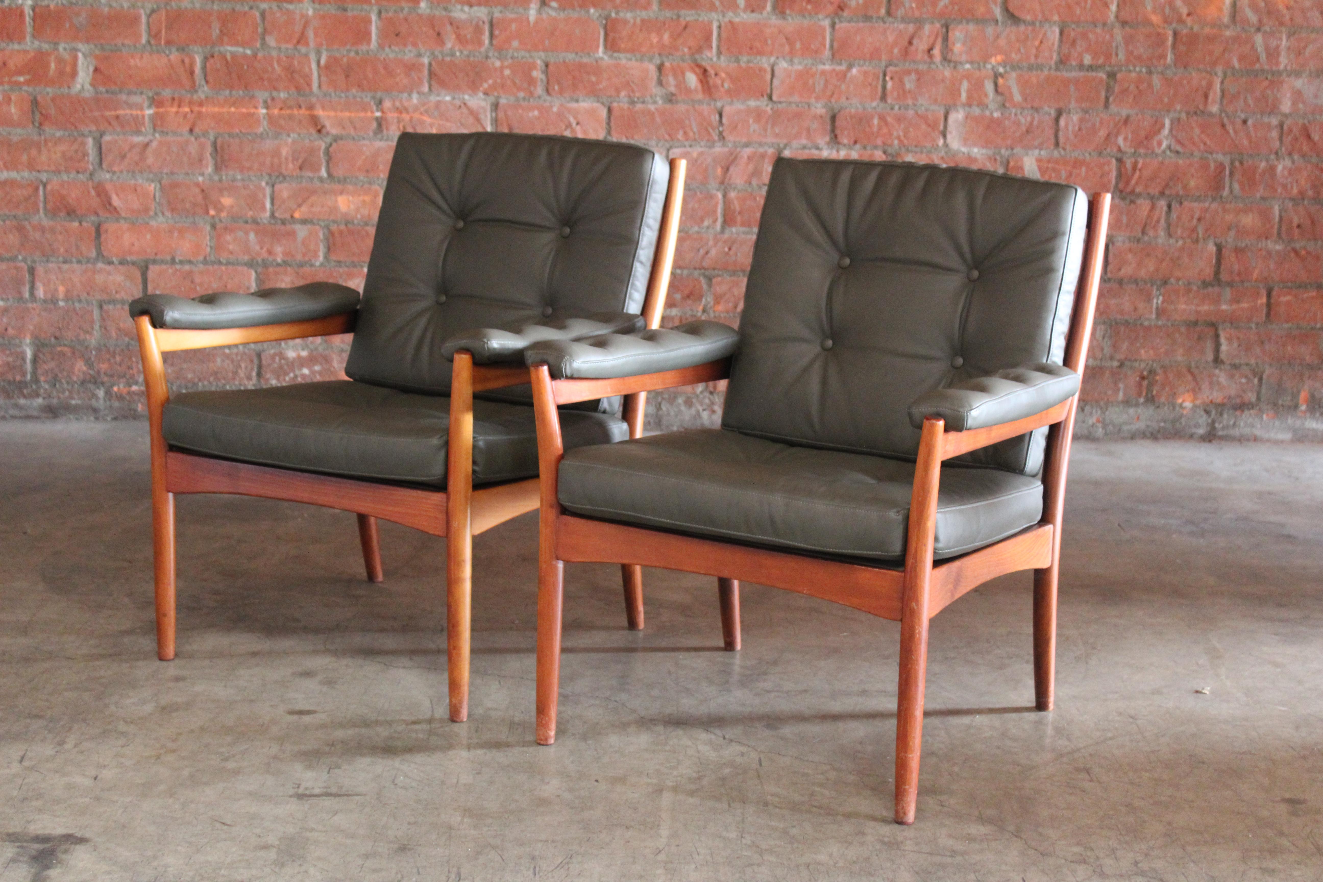 Pair of 1960s Swedish Lounge Chairs 1