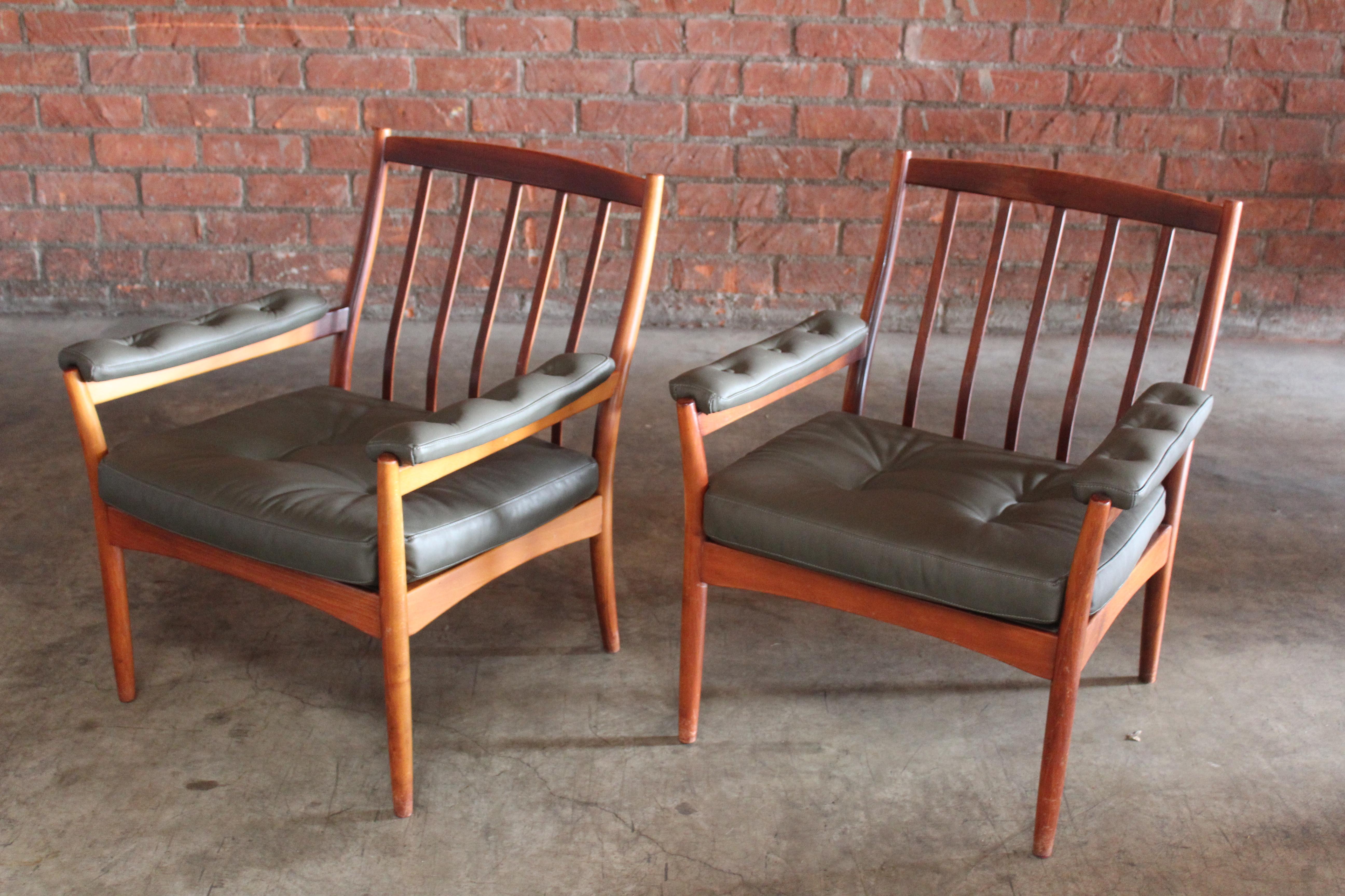 Pair of 1960s Swedish Lounge Chairs 3