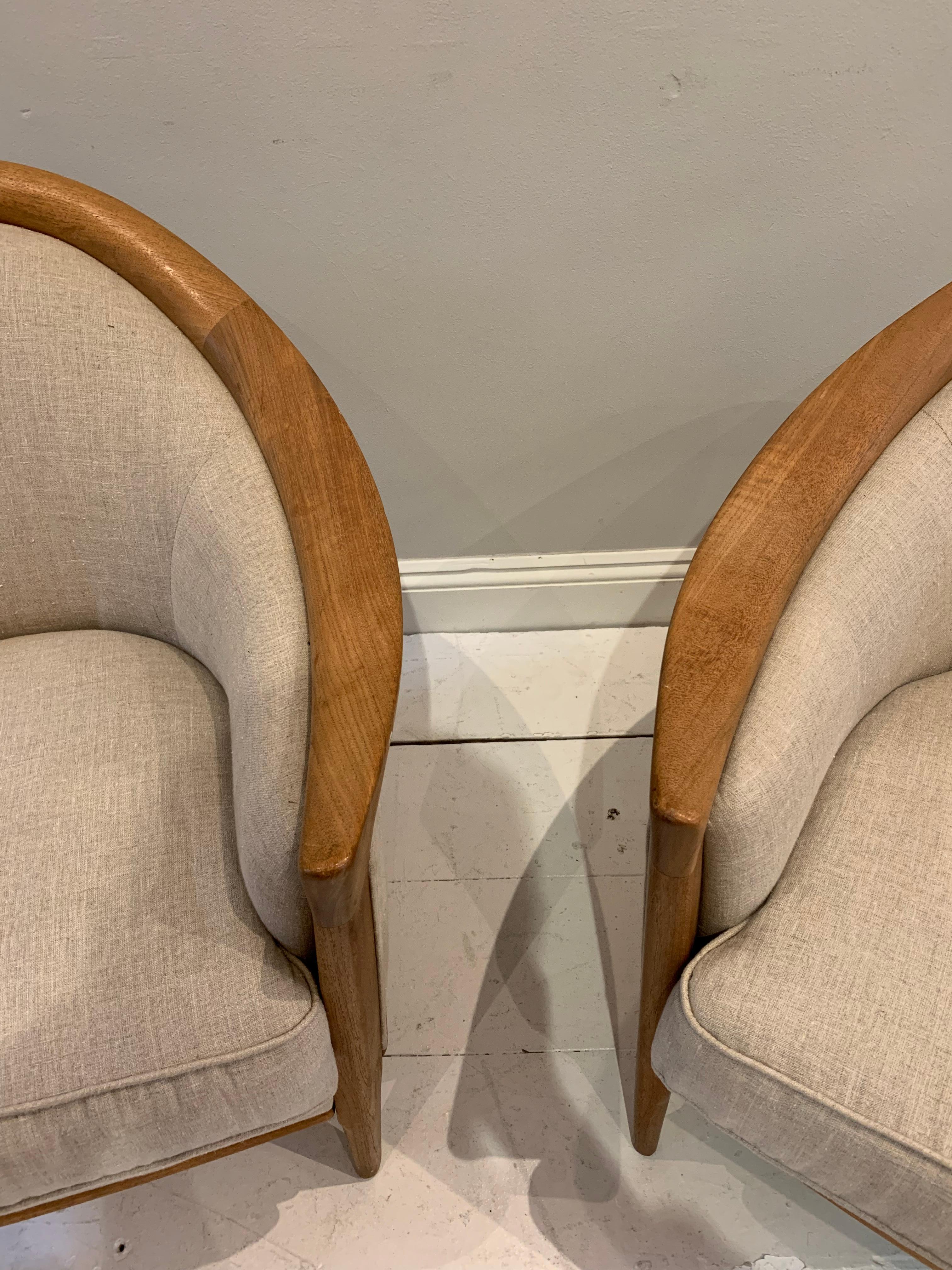 Mid-Century Modern Pair of 1960s Swedish Oak Curved Armchairs Reupholstered in a Neutral Linen For Sale