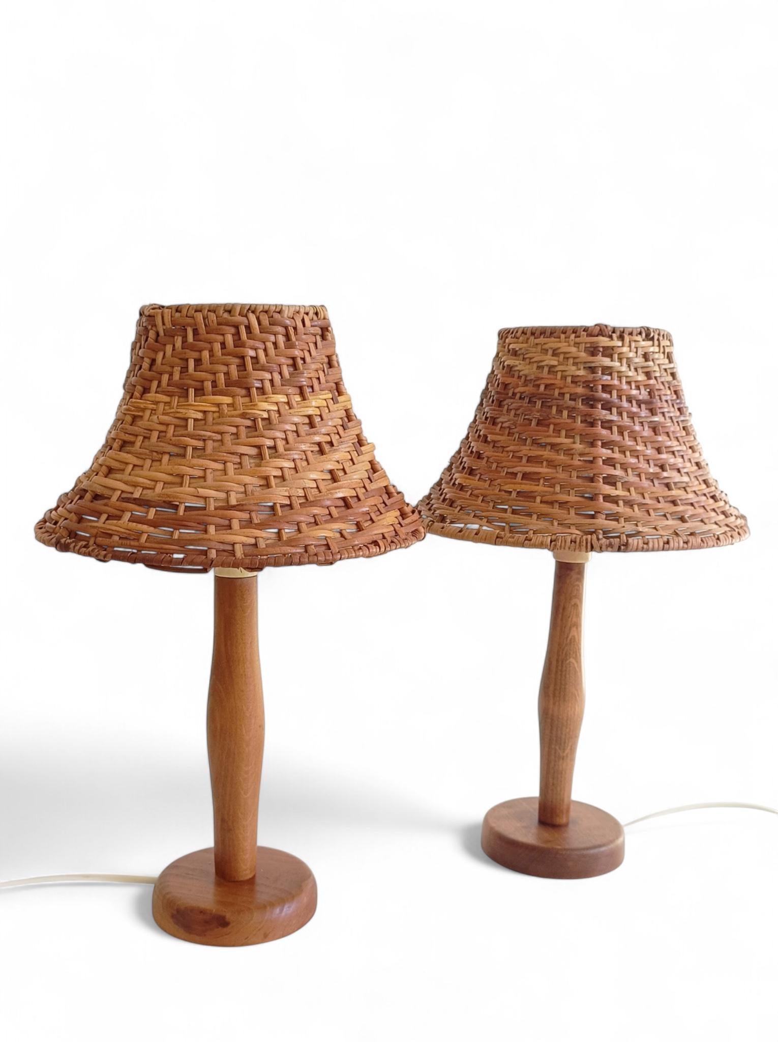 Paire de lampes de table en pin suédois des années 1960 par Ikea - Mid-Century Organic Modern en vente 2