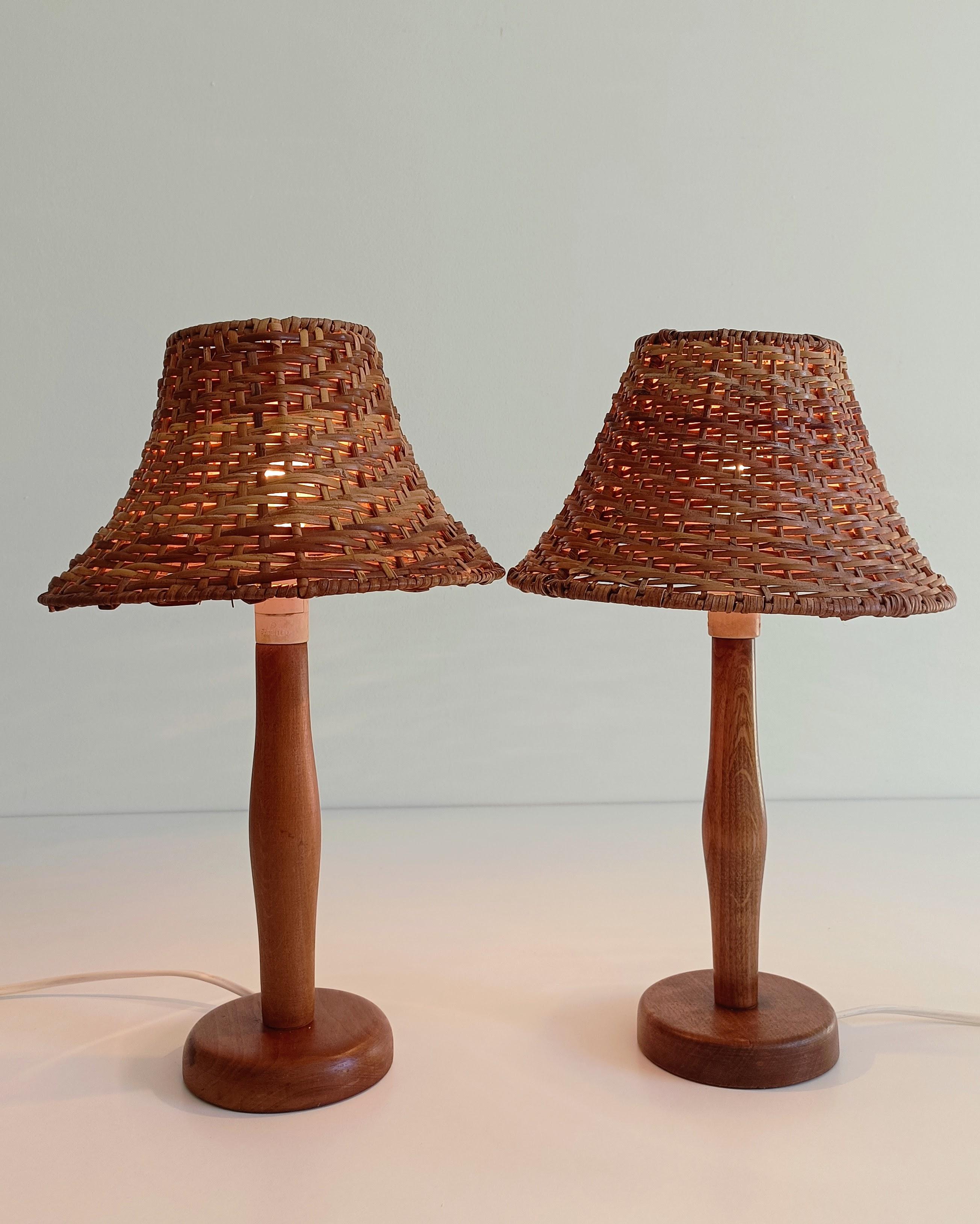 Paire de lampes de table en pin suédois des années 1960 par Ikea - Mid-Century Organic Modern en vente 7