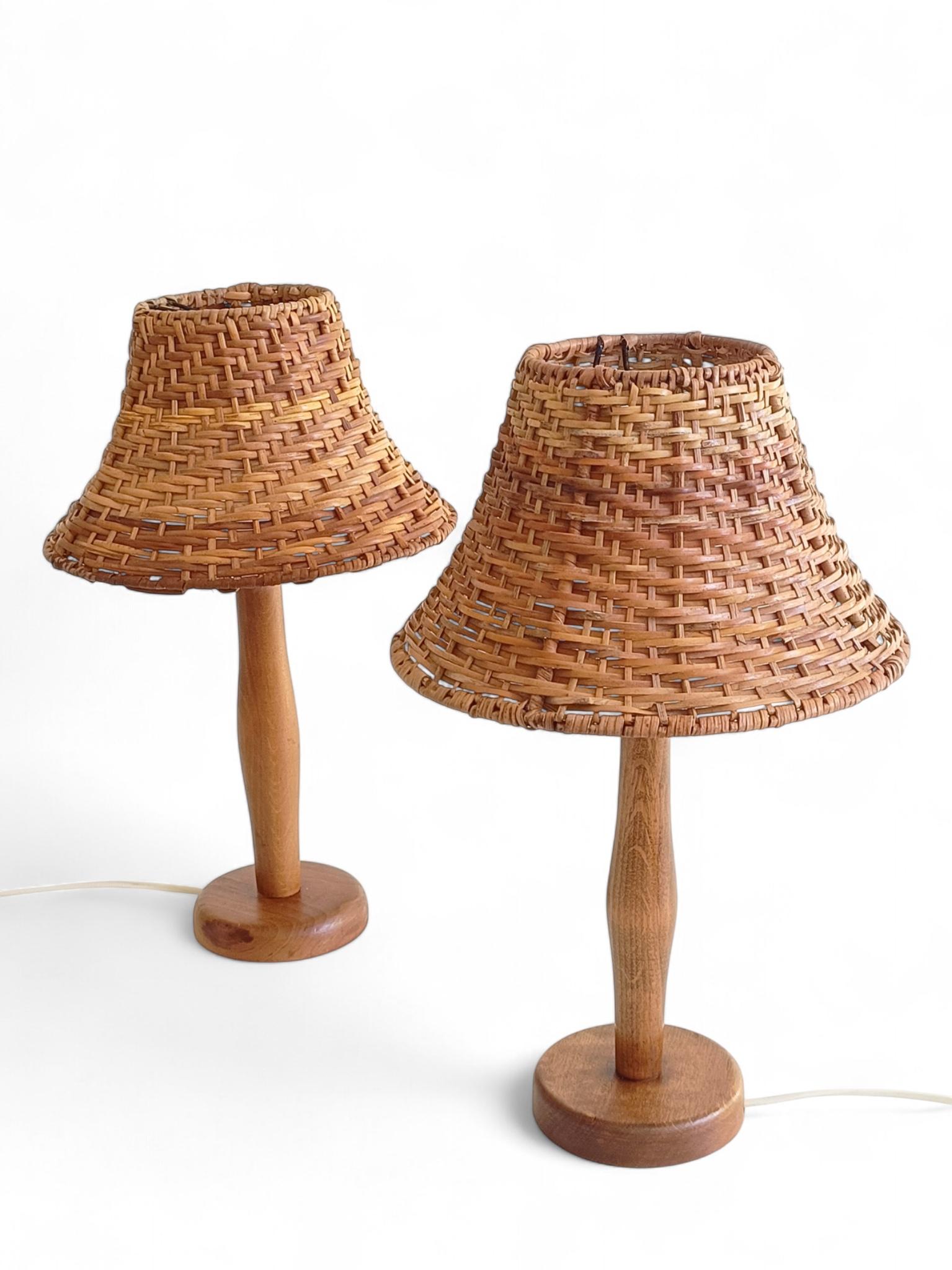 Suédois Paire de lampes de table en pin suédois des années 1960 par Ikea - Mid-Century Organic Modern en vente