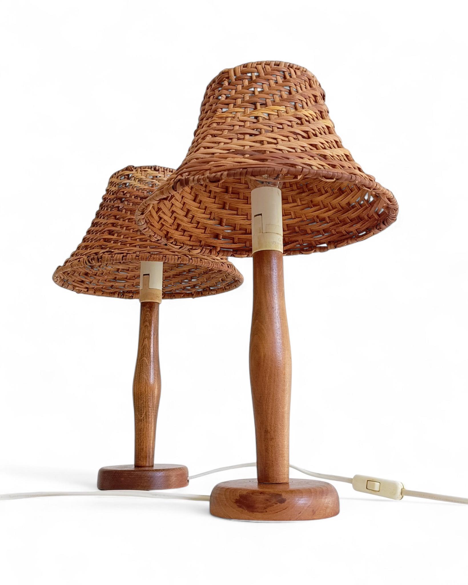 20ième siècle Paire de lampes de table en pin suédois des années 1960 par Ikea - Mid-Century Organic Modern en vente