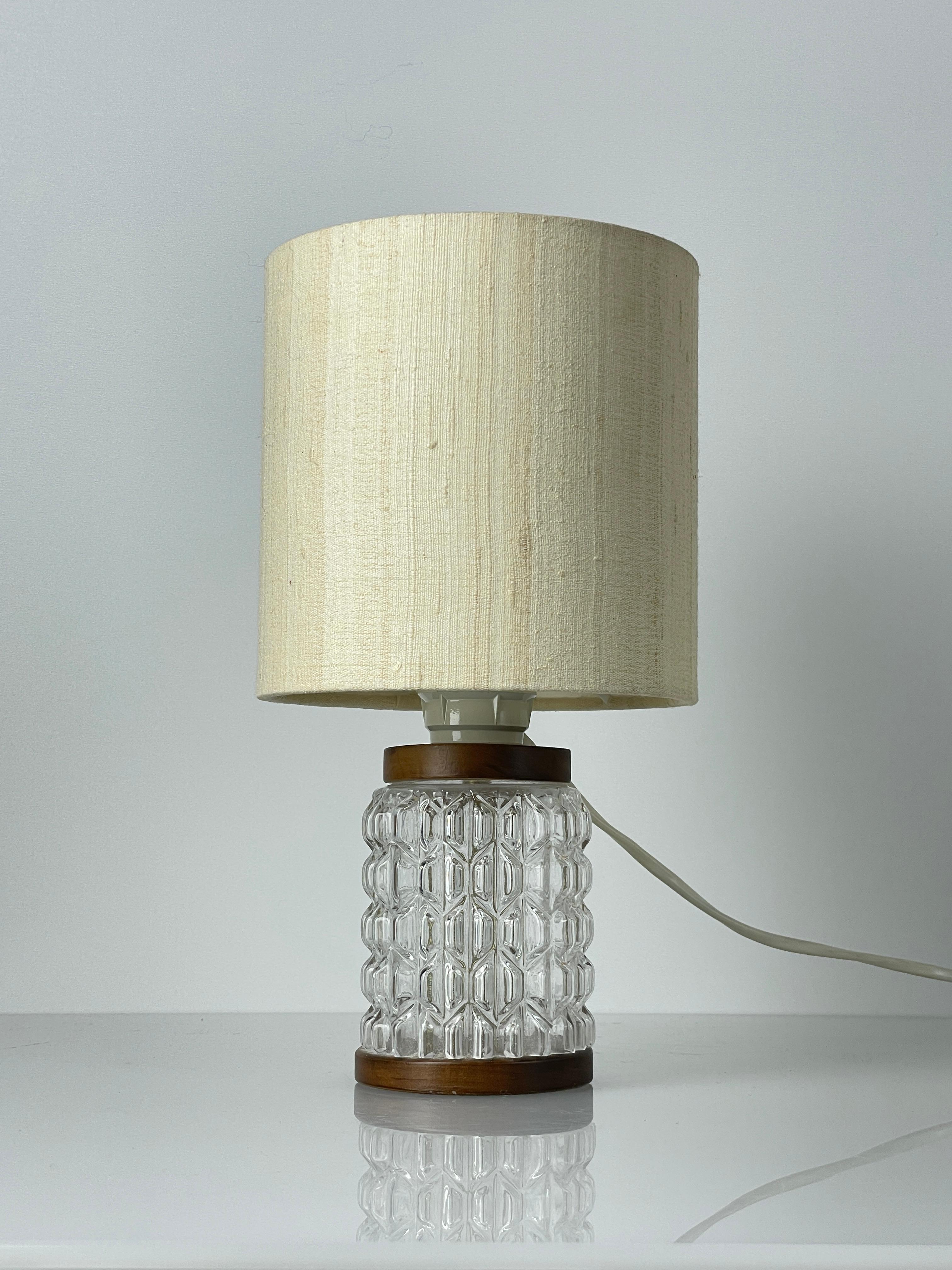 Paire de lampes de table de chevet suisses des années 1960 en vente 4
