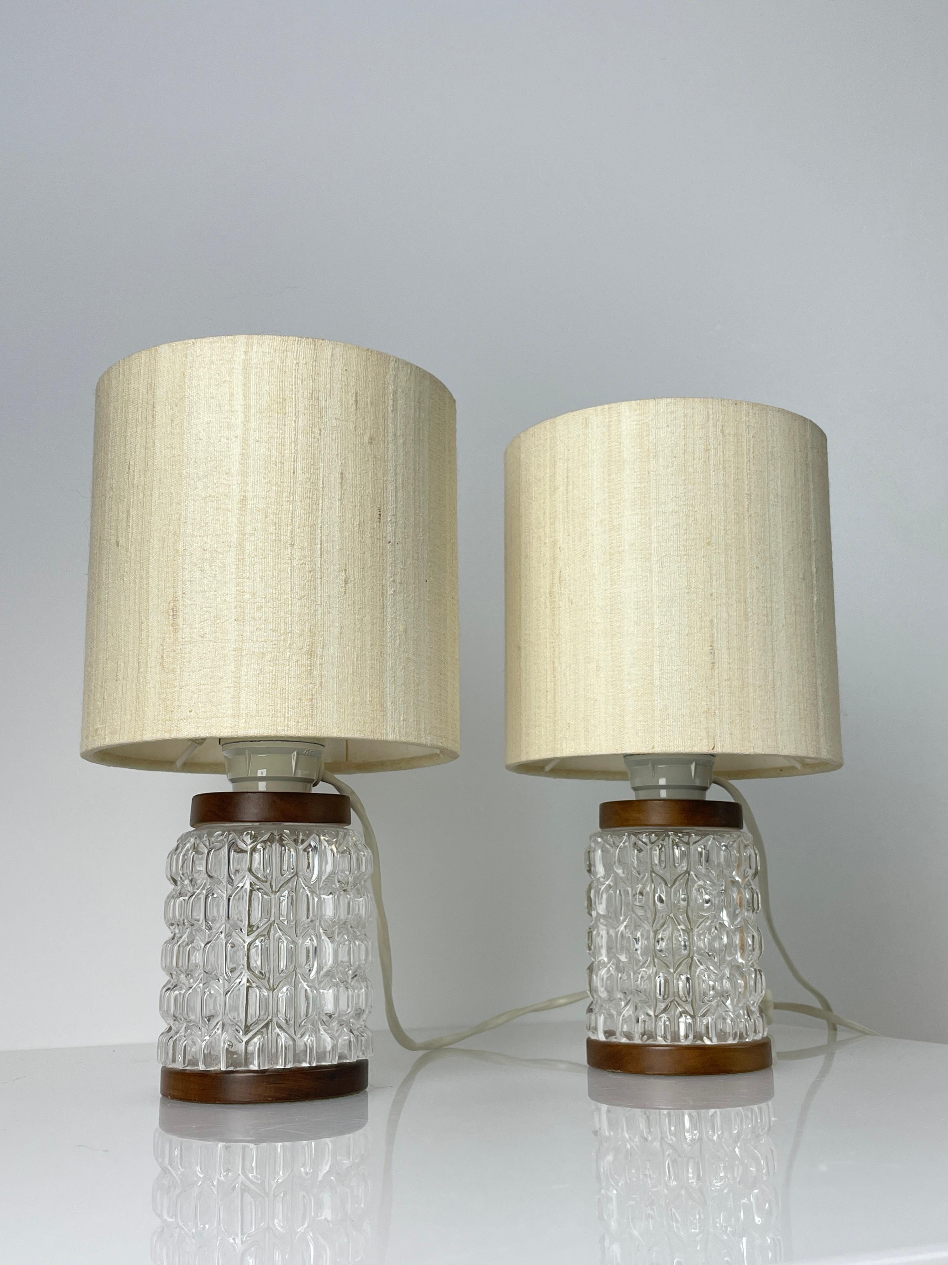 Suisse Paire de lampes de table de chevet suisses des années 1960 en vente