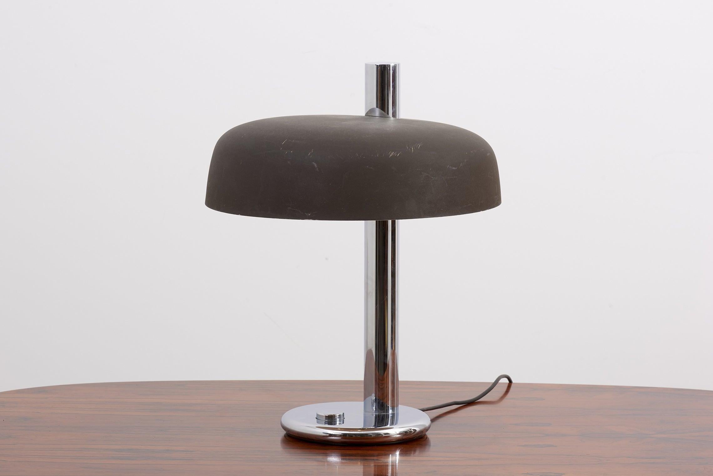 Pair of 1960s Table Lamps with Steel Base For Sale 1