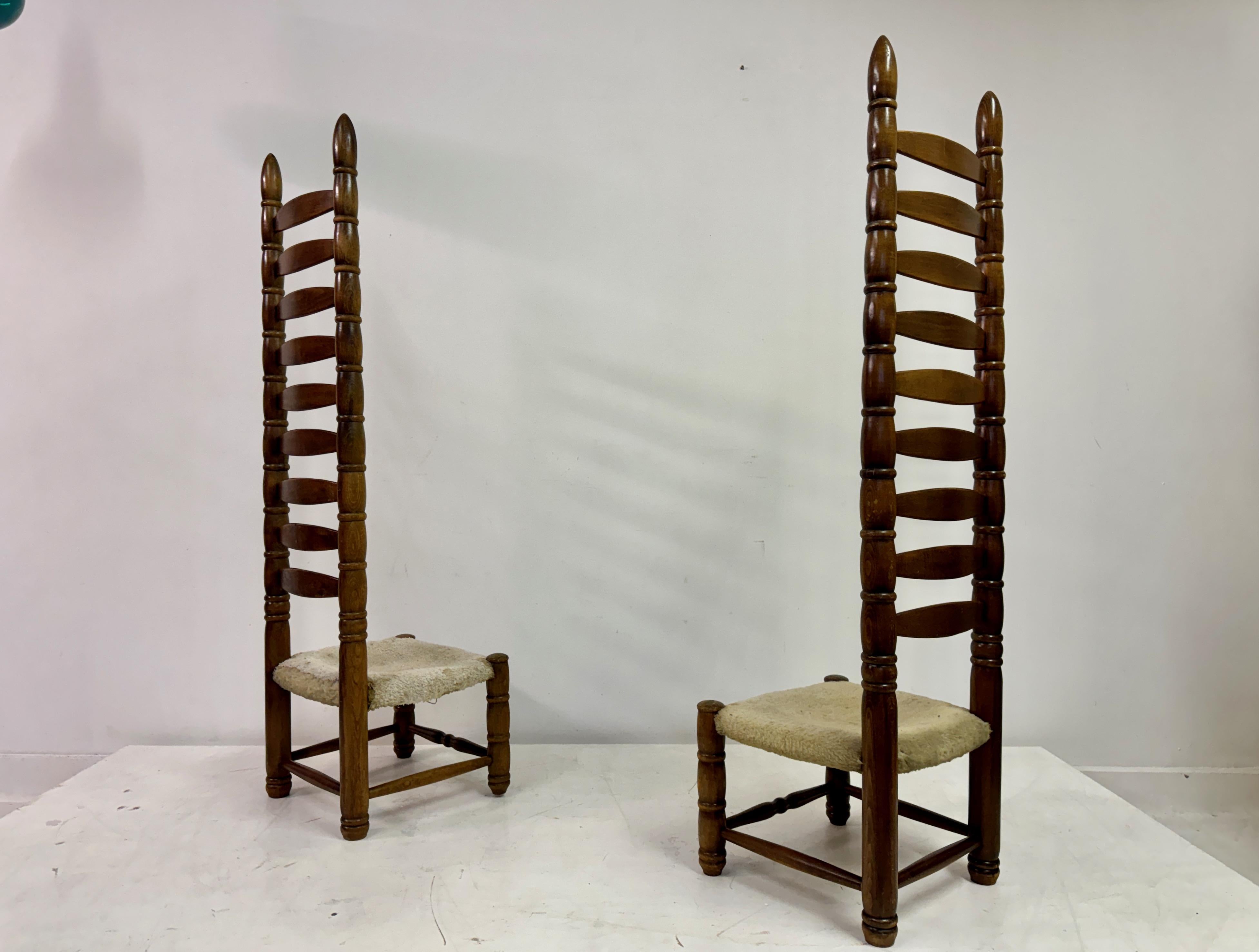 Paire de chaises hautes à dossier en échelle des années 1960 en vente 1