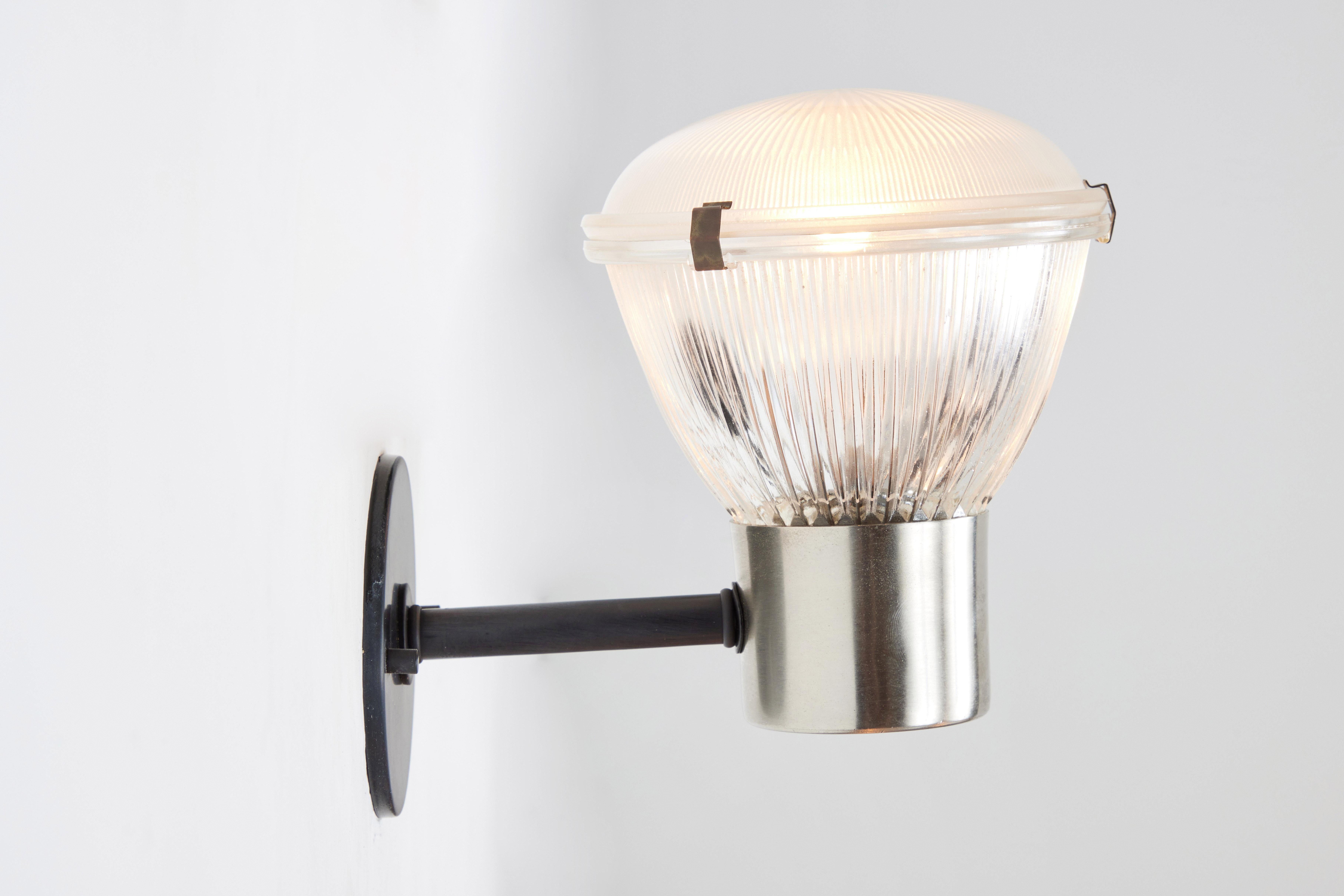 Paar Tito Agnoli Glas- und Metall-Leuchten aus den 1960er Jahren für O-Luce im Zustand „Gut“ in Glendale, CA