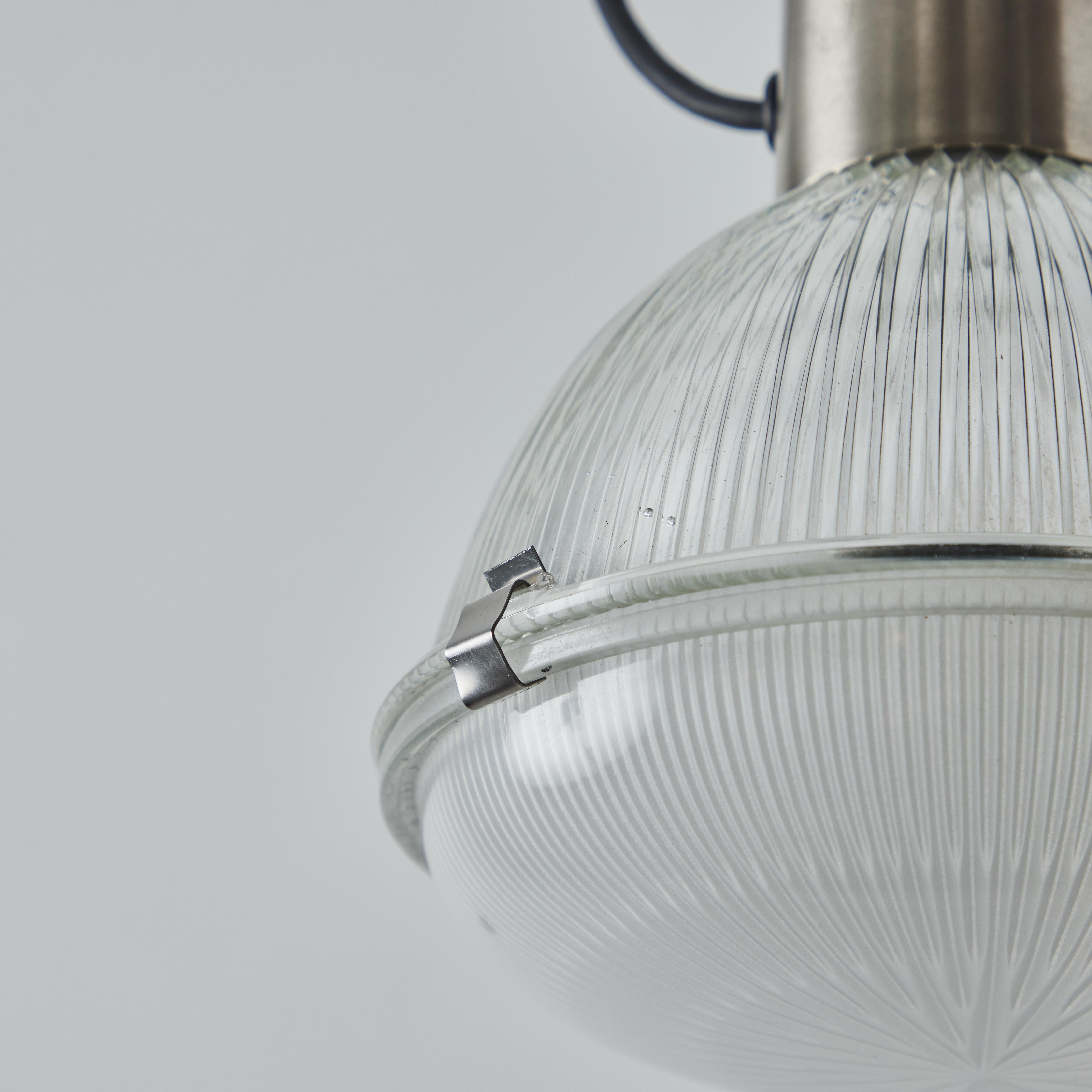 Paire de lampes à suspension Tito Agnoli en verre et métal des années 1960 pour O-Luce en vente 3