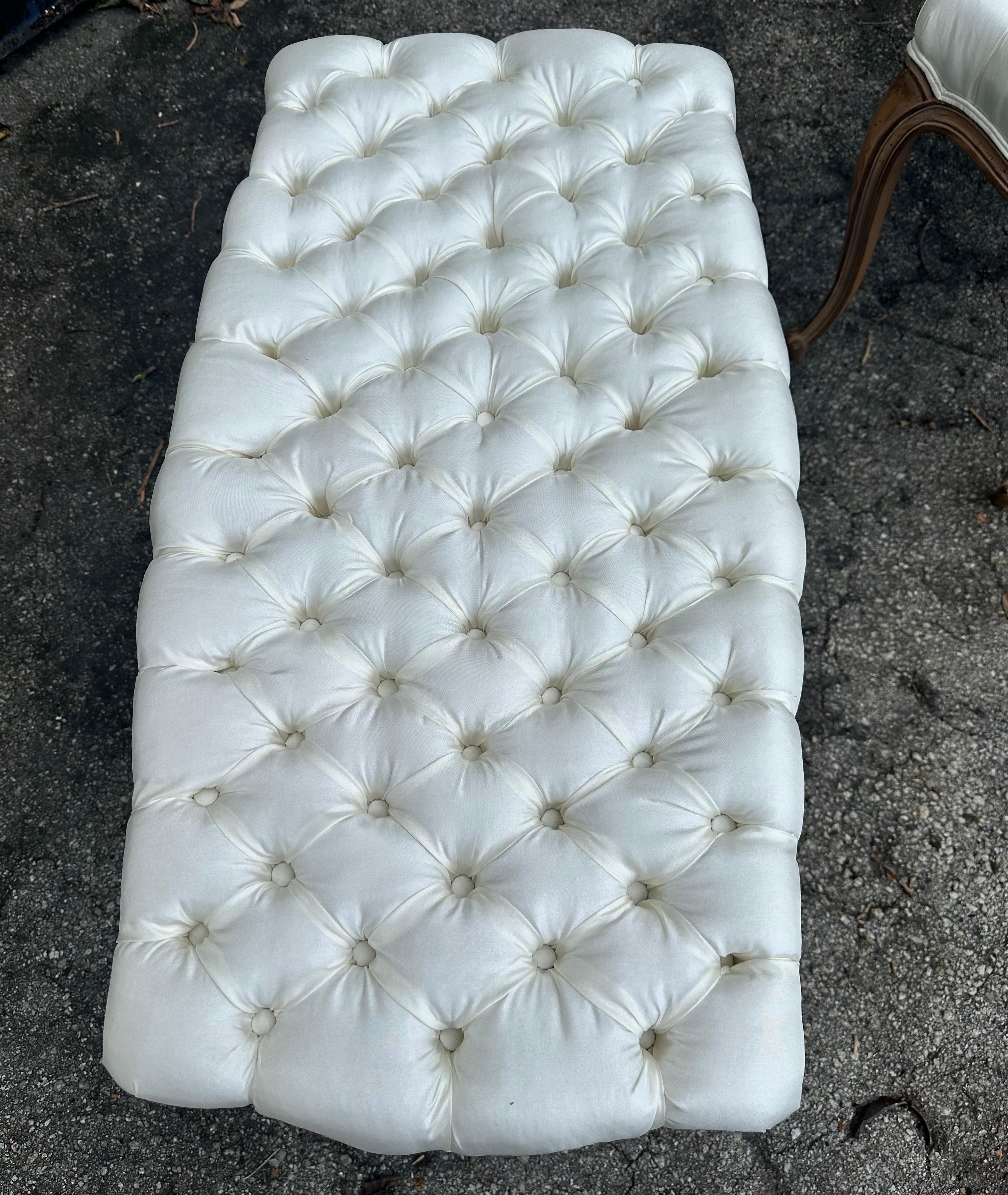 Pair of 1960’s tufted Italian Benches In Good Condition For Sale In Miami, FL