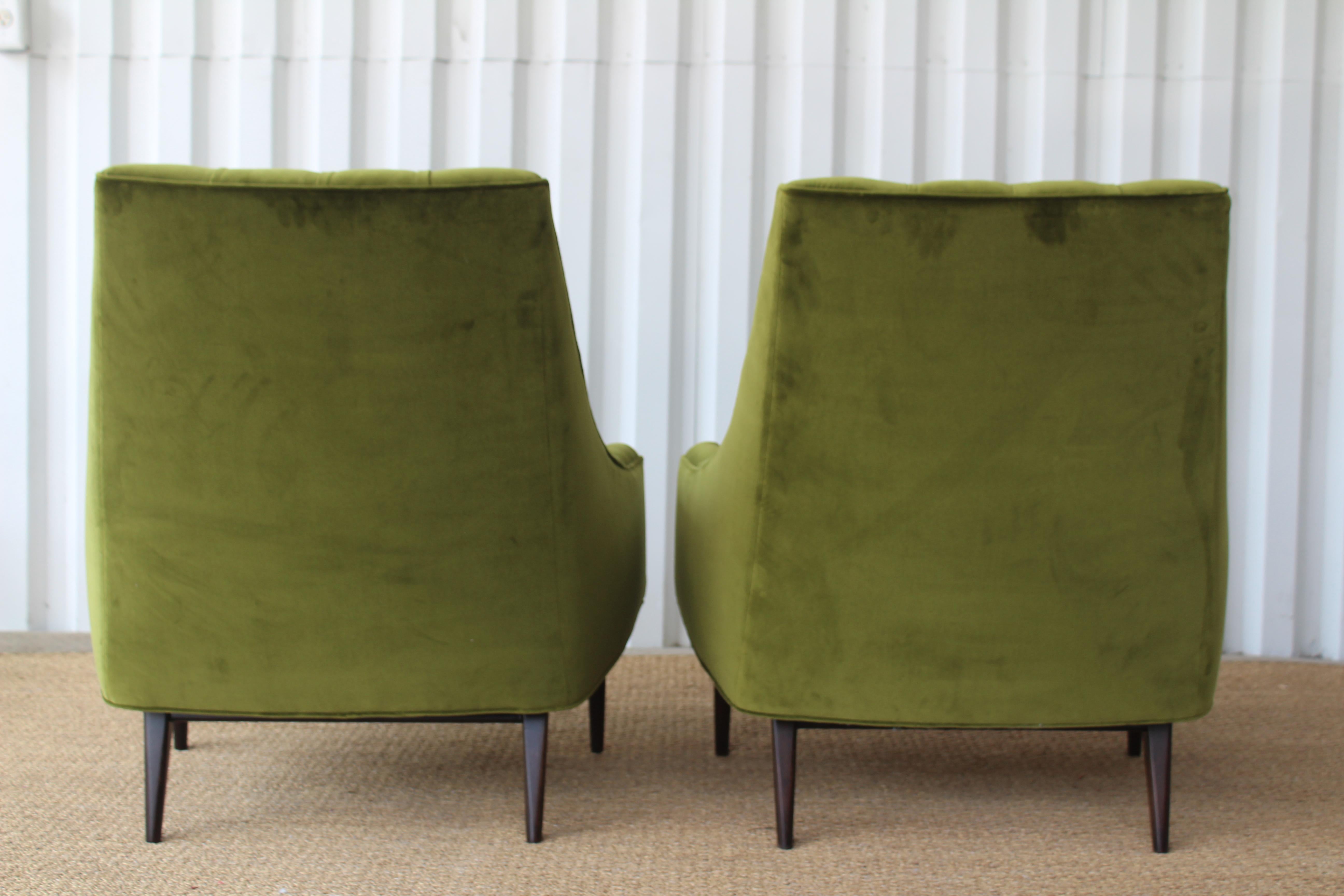 Pair of 1960s Velvet Tufted Lounge Chairs 4