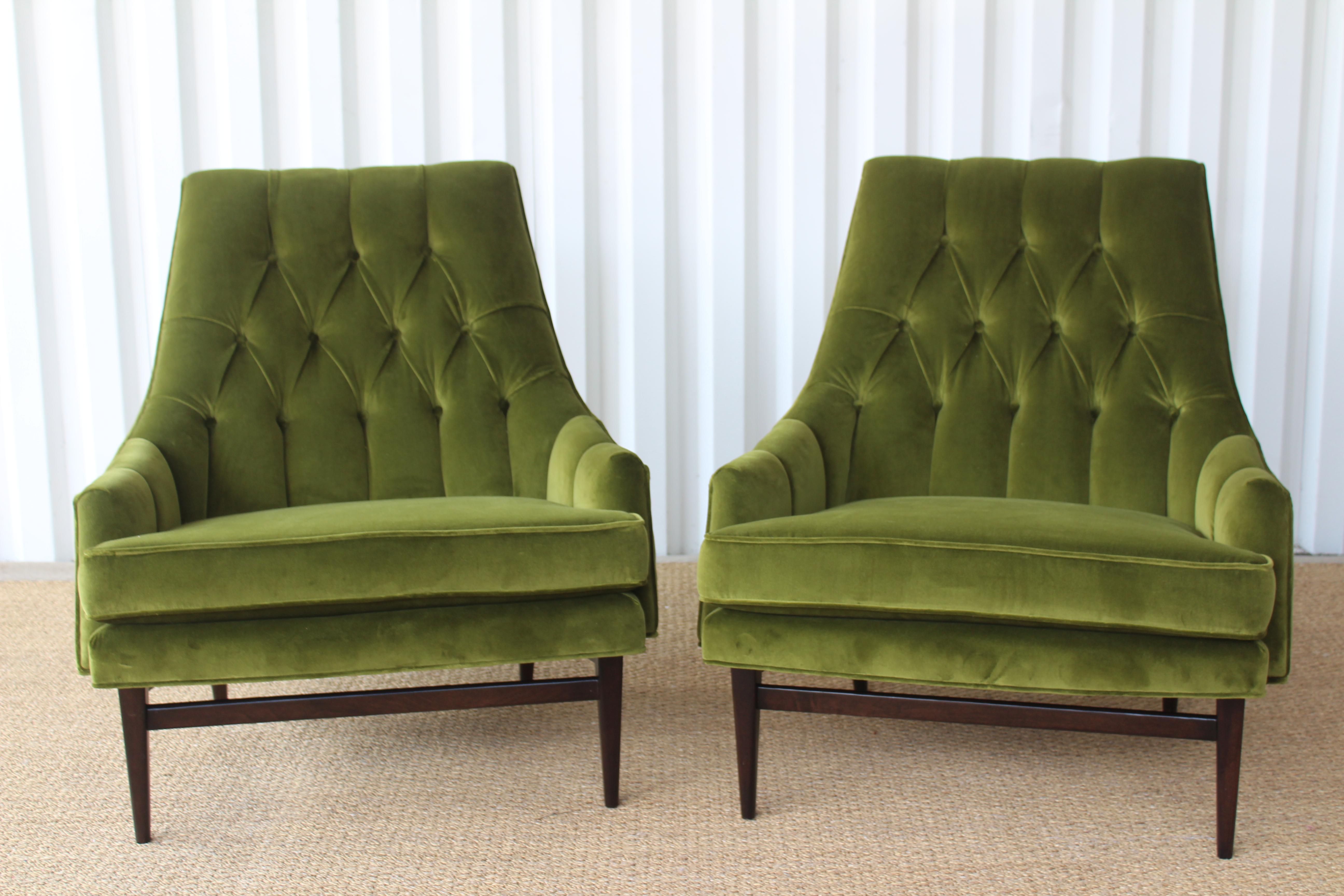 Mid-Century Modern Pair of 1960s Velvet Tufted Lounge Chairs