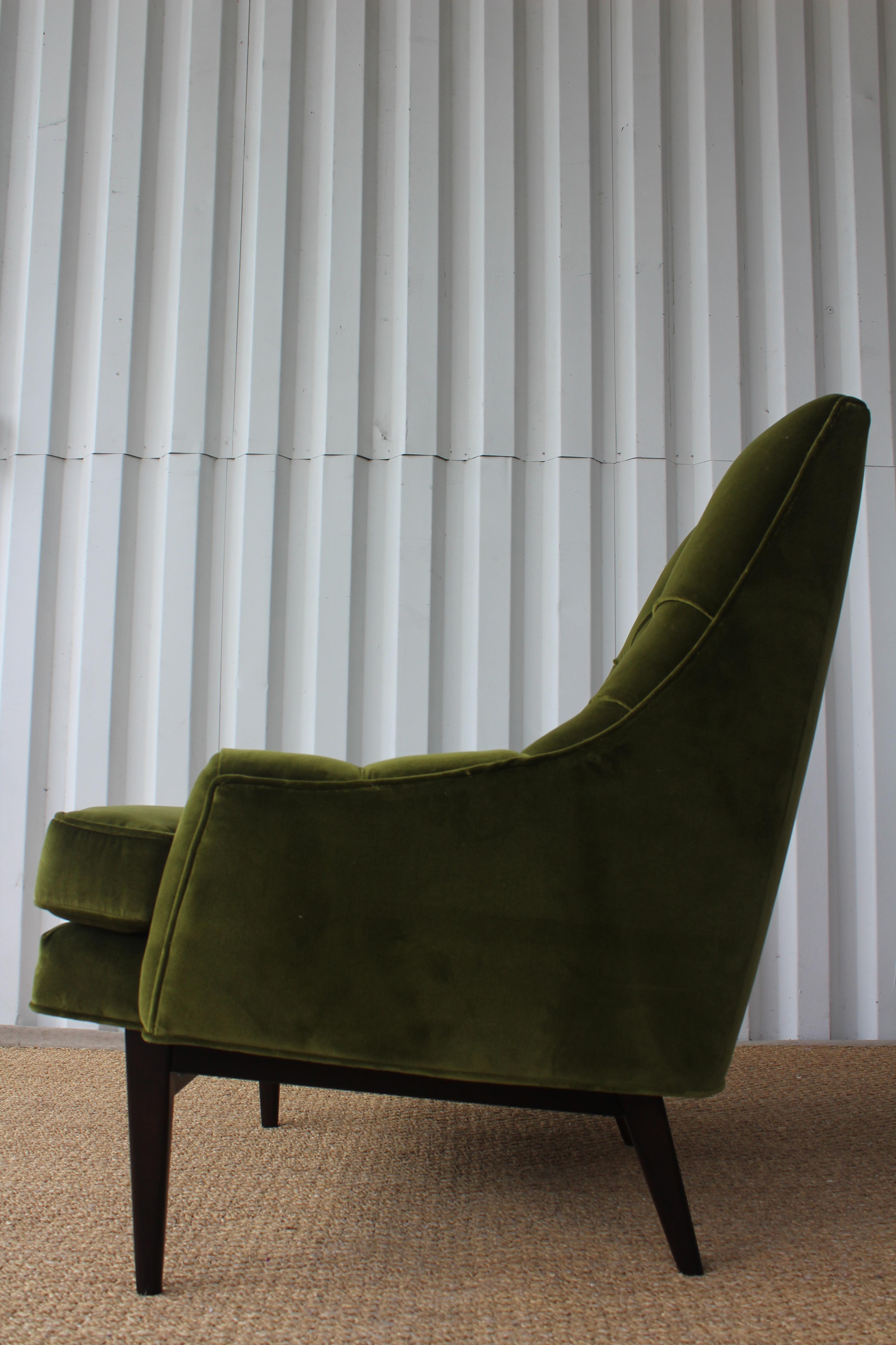 Pair of 1960s Velvet Tufted Lounge Chairs 3