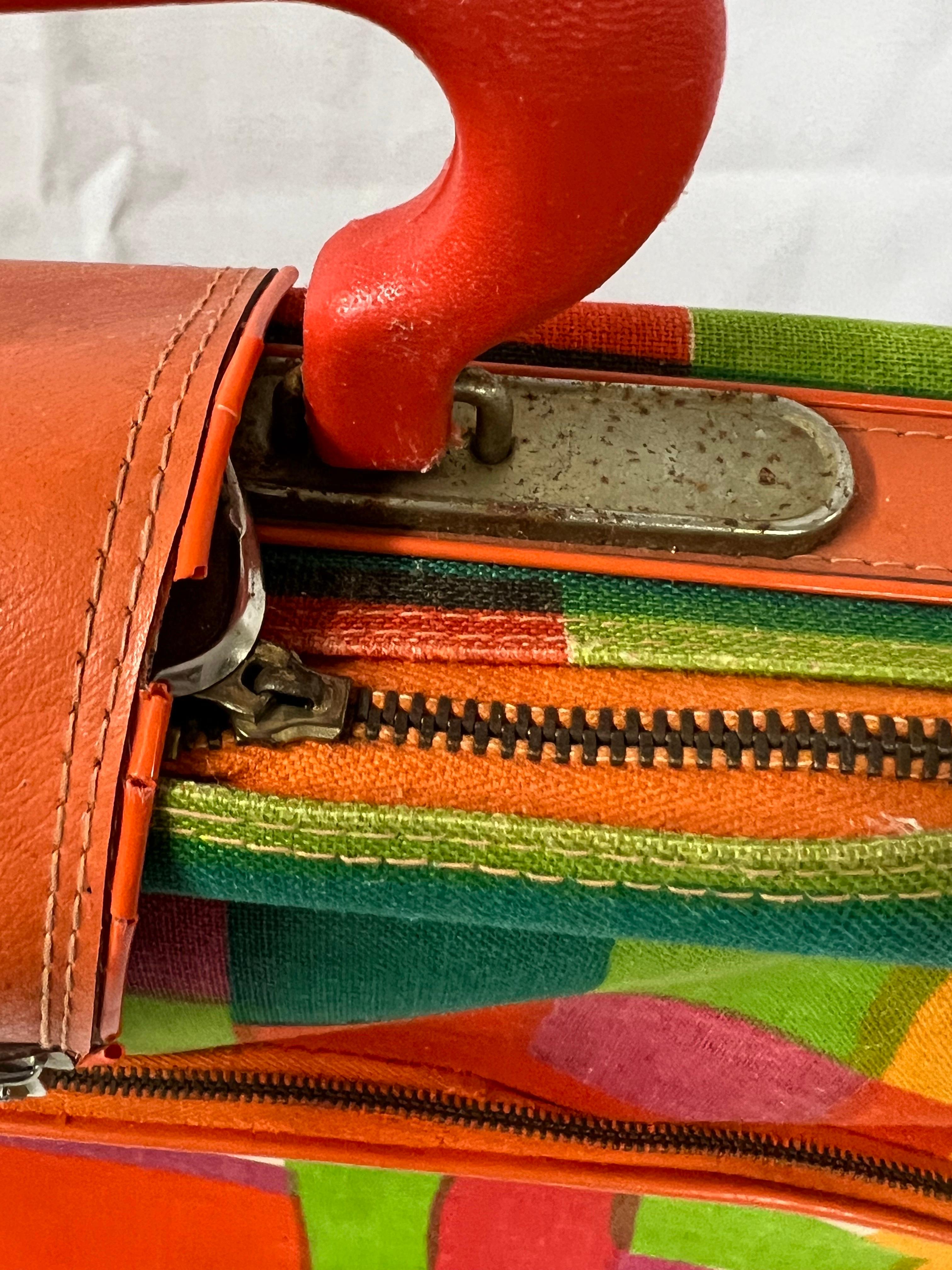 Paire de valises Vintage Hippie Pop Art des années 60 par Gimbels en vente 3