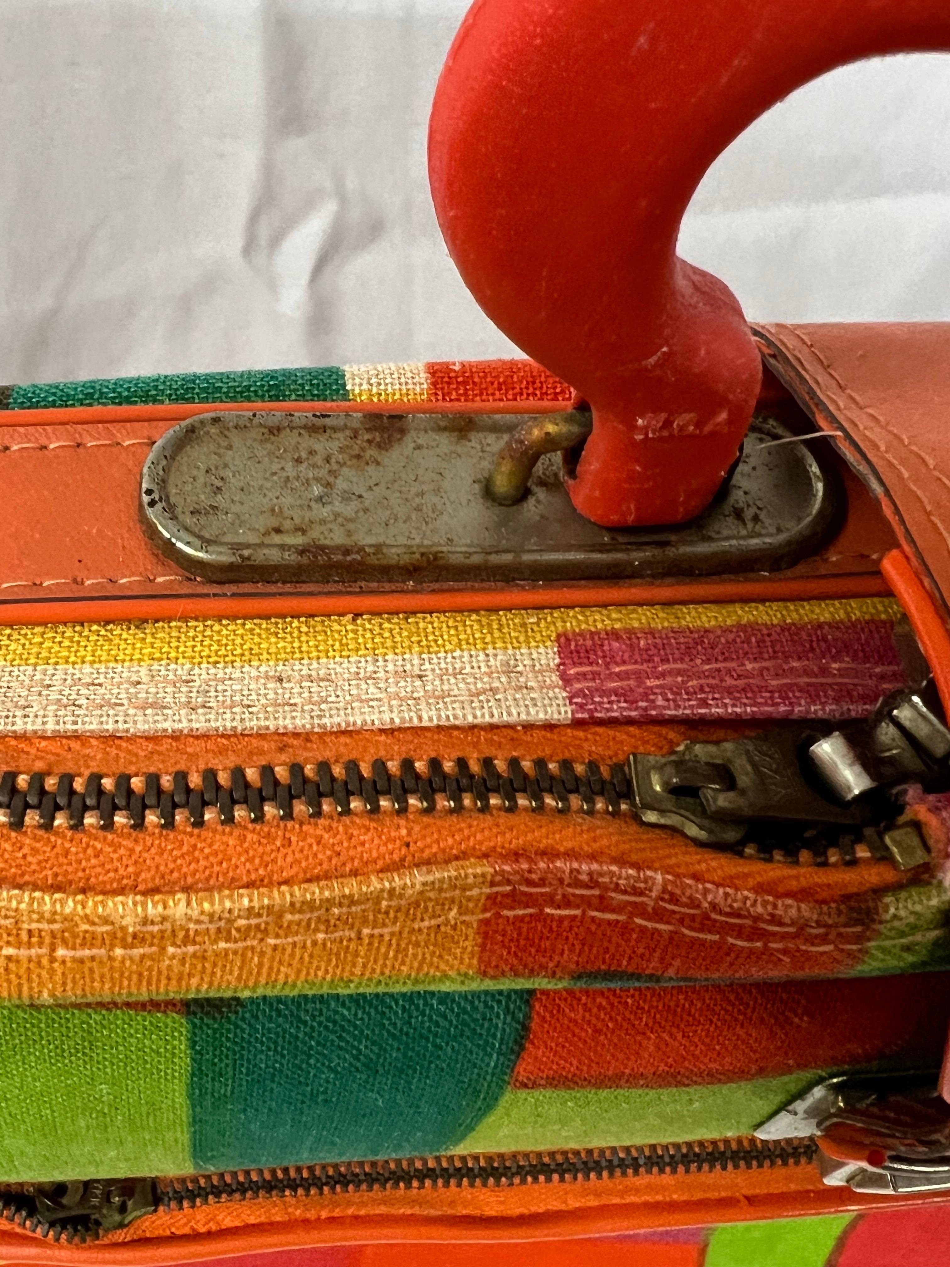 Paire de valises Vintage Hippie Pop Art des années 60 par Gimbels en vente 2