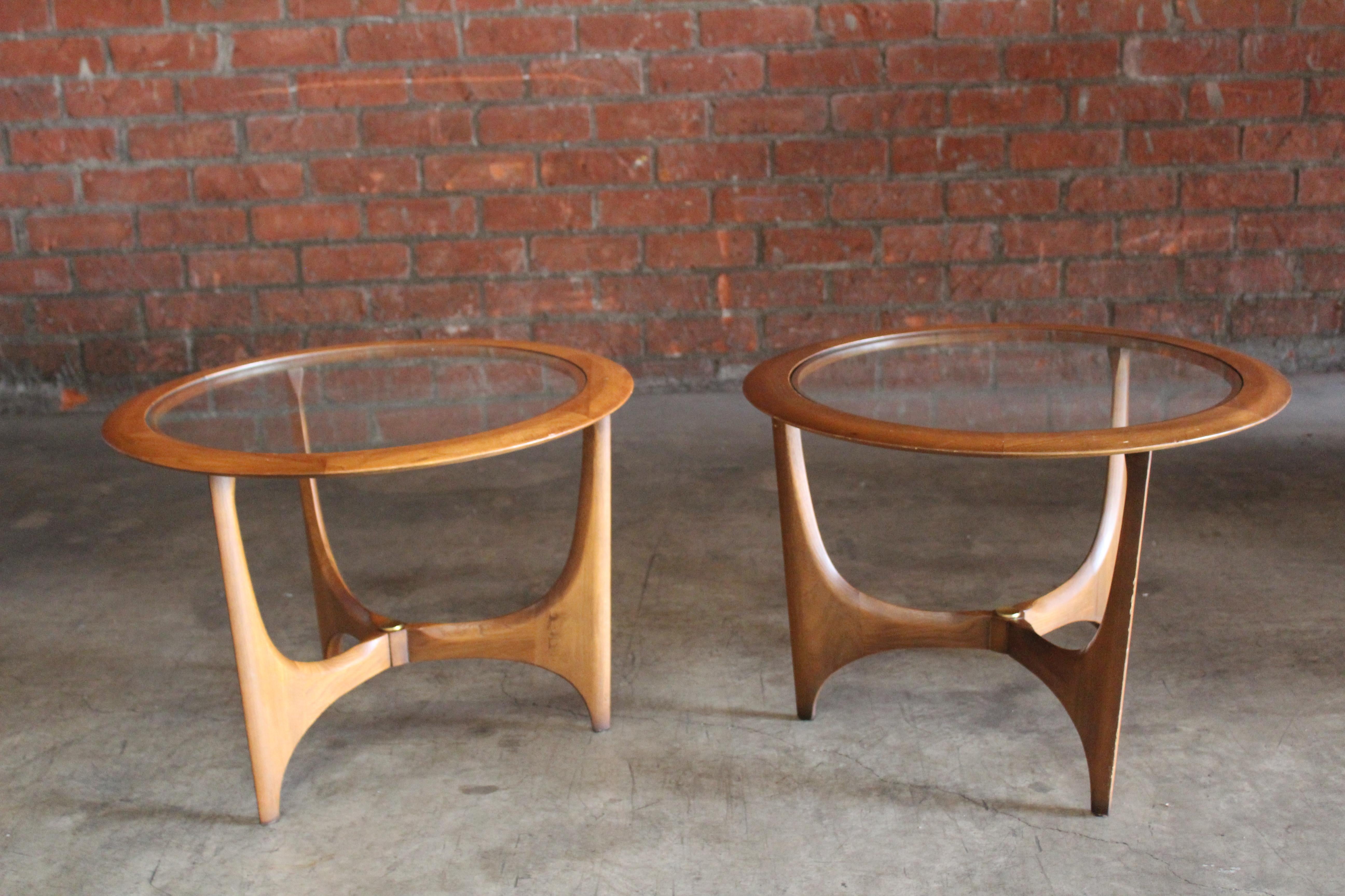 Pair of 1960s Walnut End Tables For Sale 7