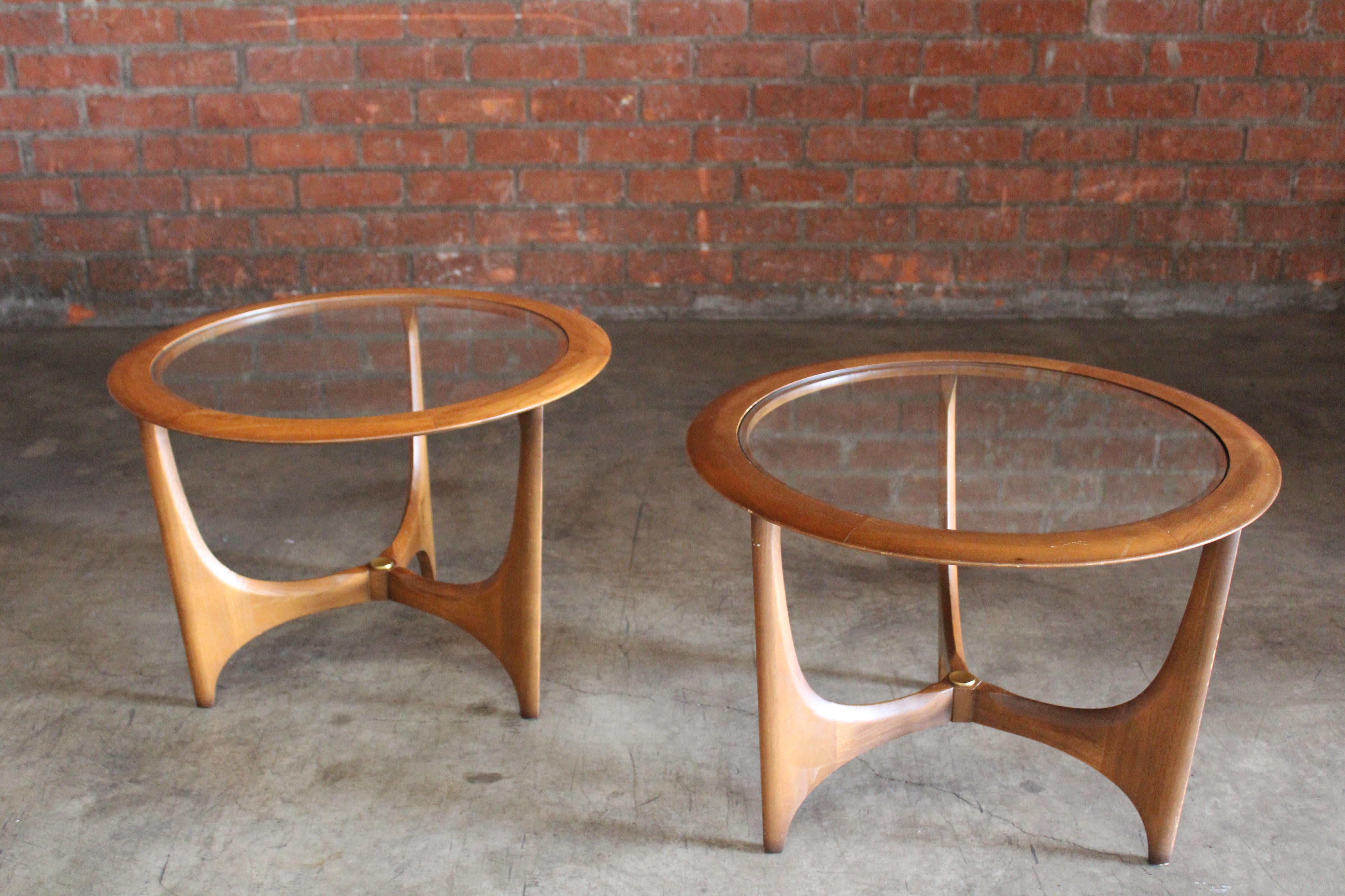 Mid-Century Modern Pair of 1960s Walnut End Tables For Sale