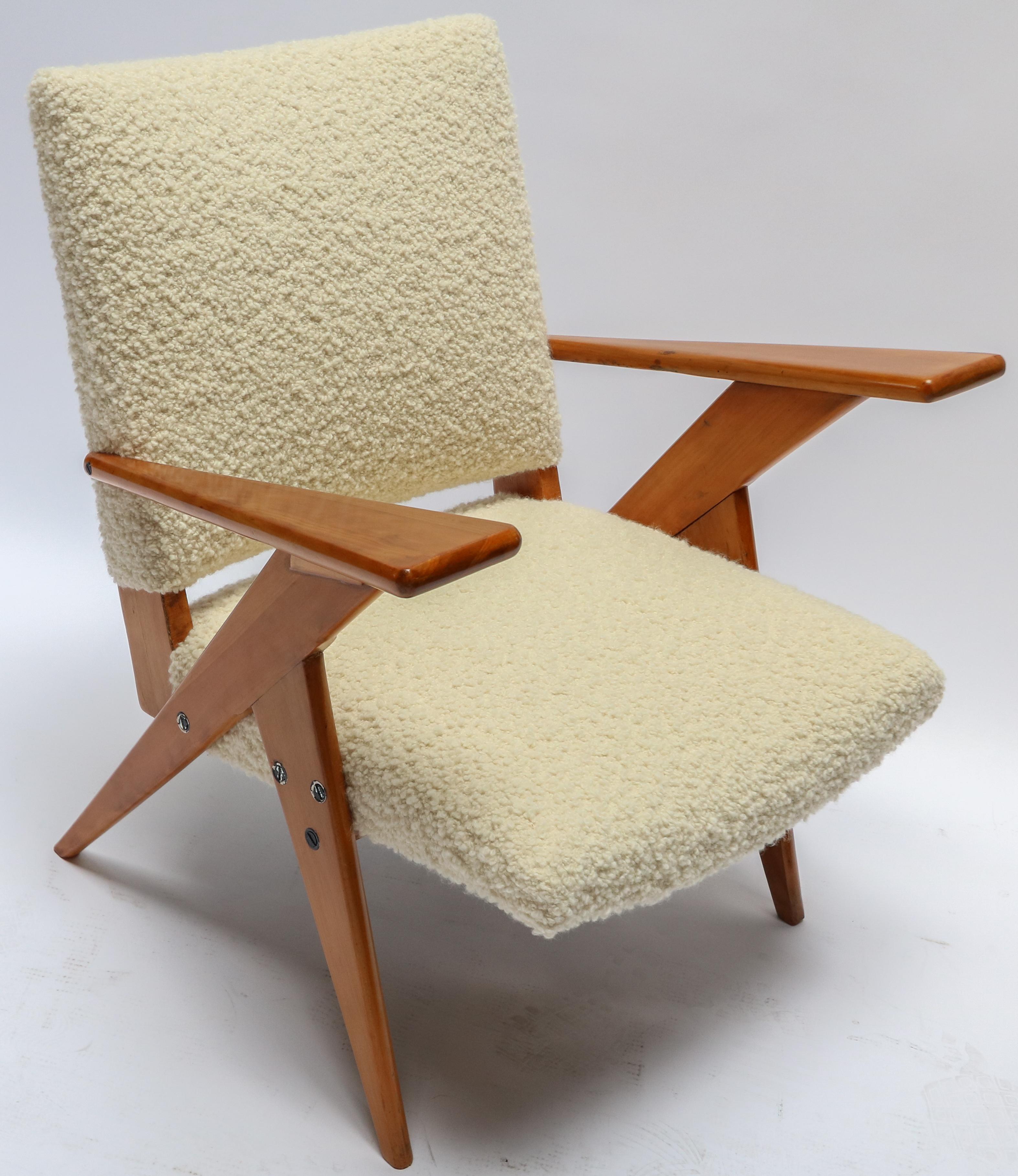 Pair of 1960s Zanine Brazilian Armchairs in Ivory Boucle In Good Condition In Los Angeles, CA