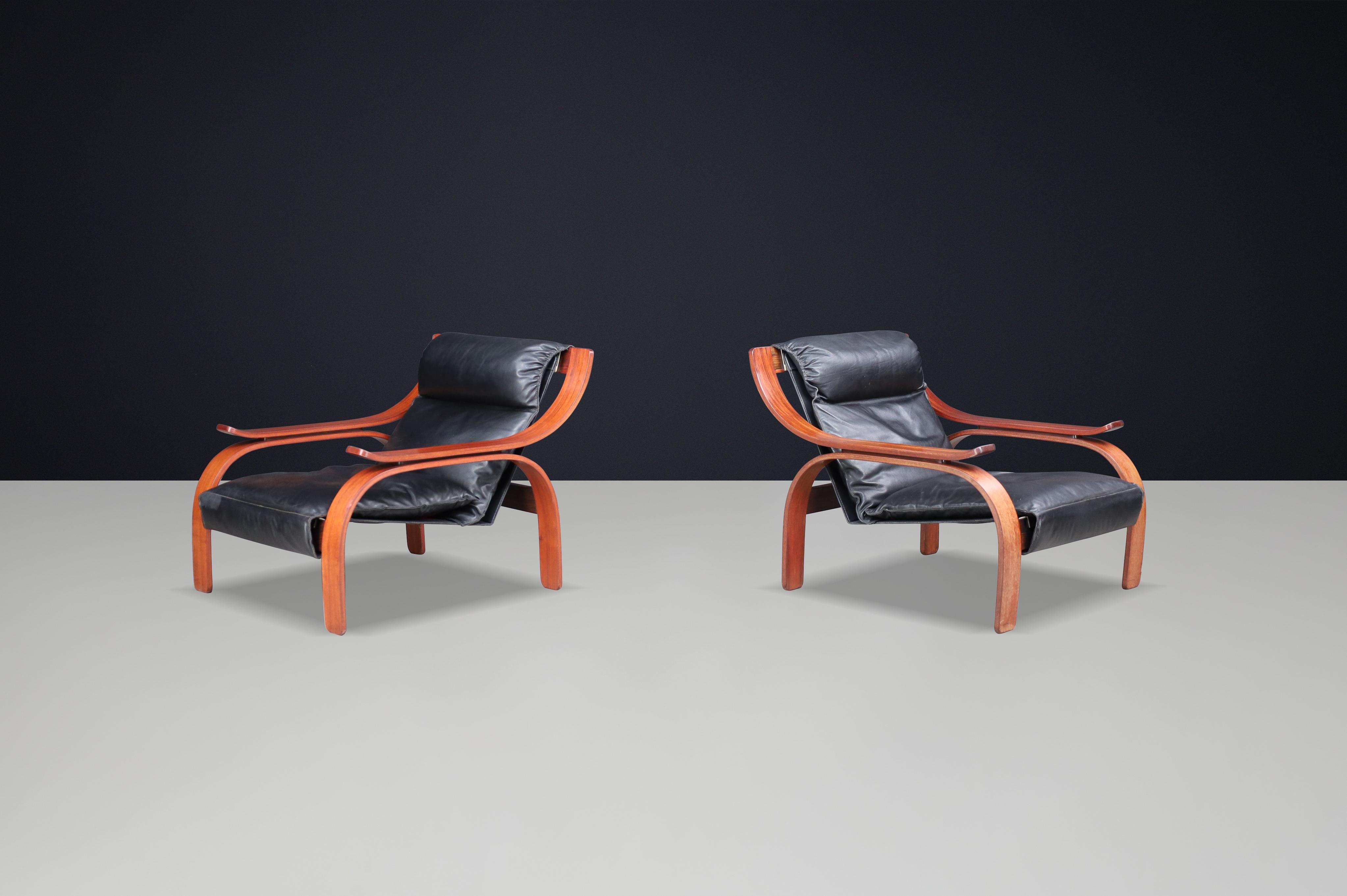 Paire de chaises longues italiennes mi-siècle moderne de Marco Zanuso pour Arflex, 1962 

Une étonnante paire de chaises longues conçues par Marco Zanuso et produites par Arflex en Italie en 1962 - une référence du design italien du milieu du siècle