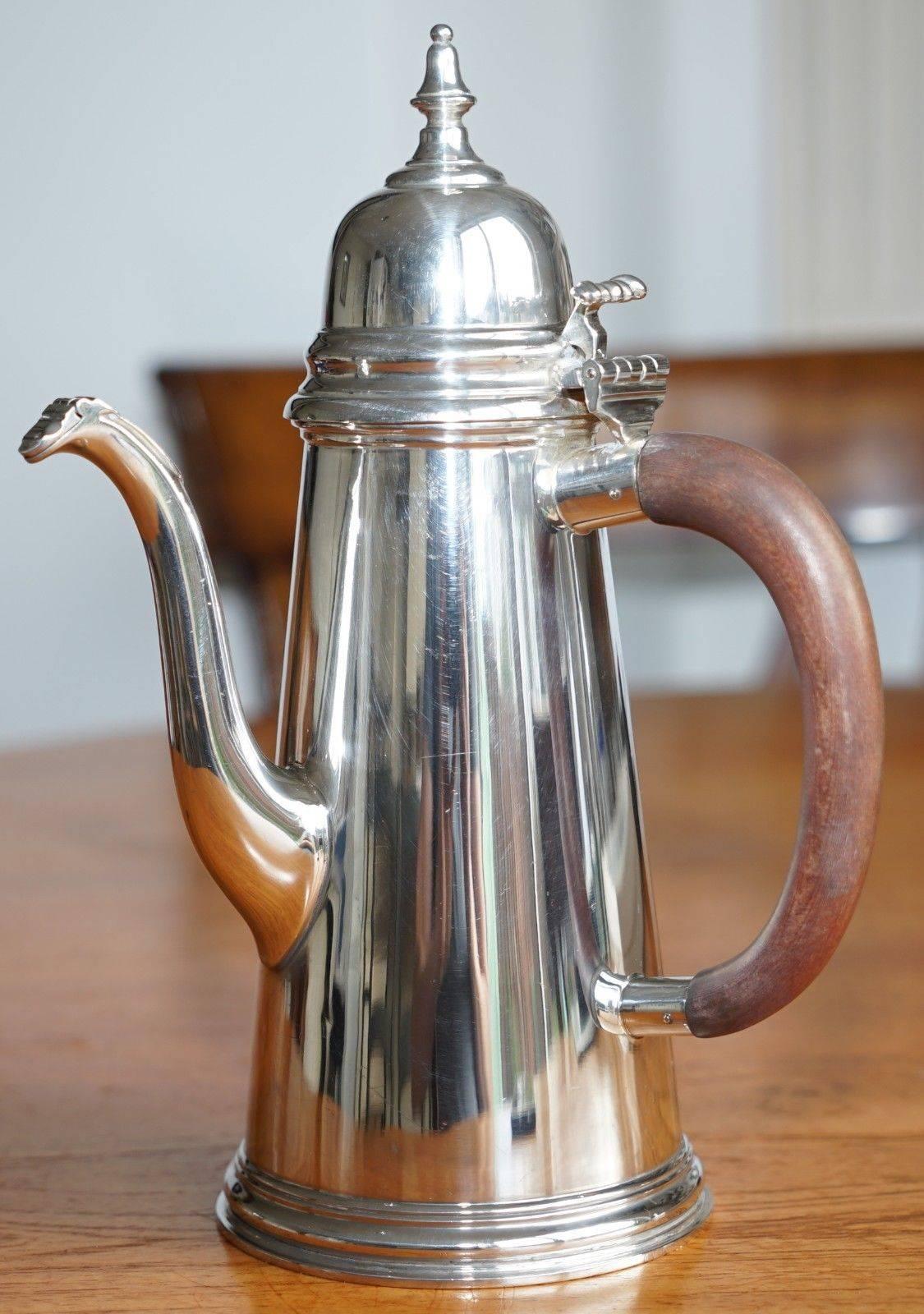 Mid-20th Century Pair of 1967 Asprey London Sterling Silver Cafe Au Lait Pots Jugs Coffee Milk