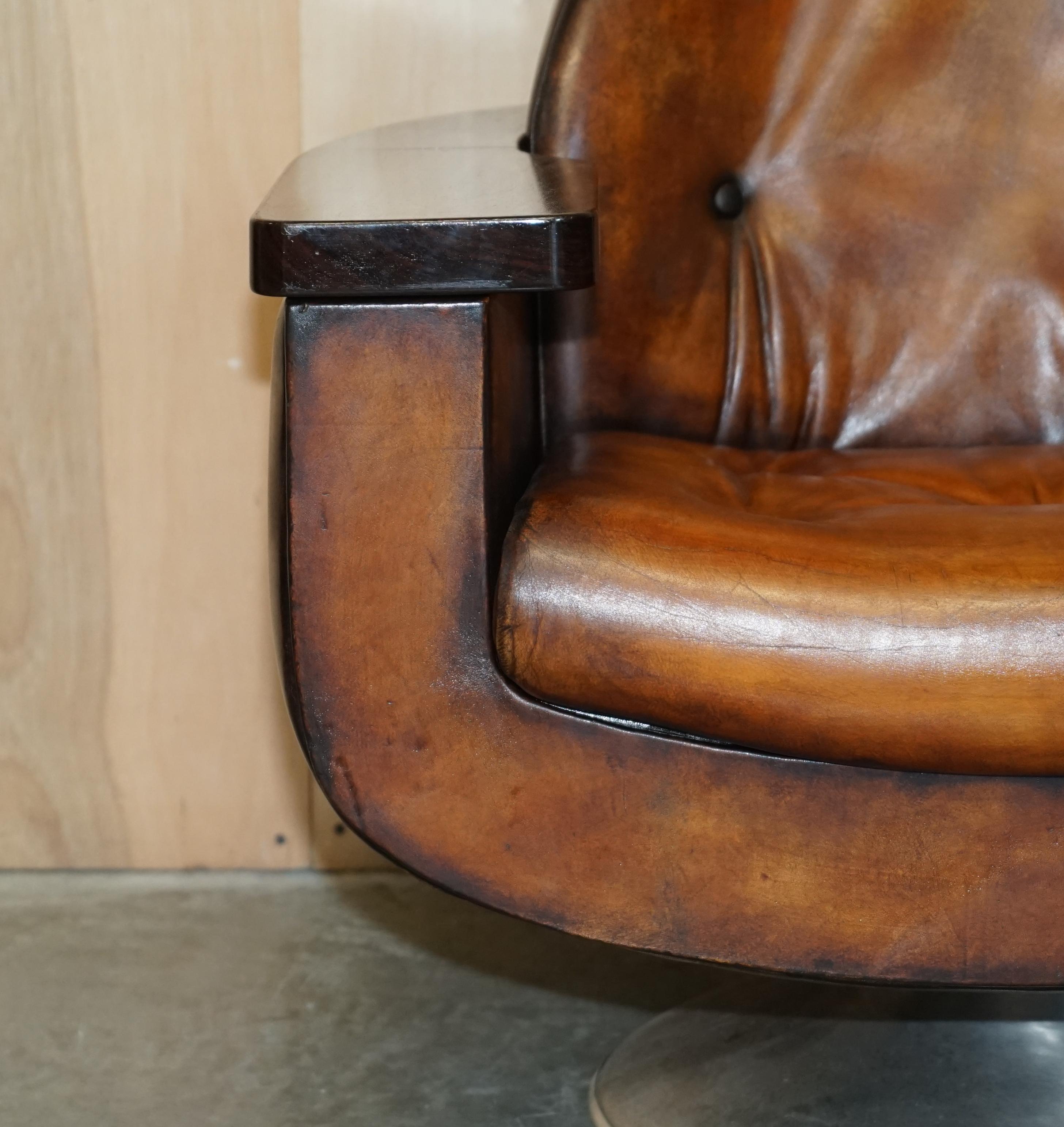 Mid-Century Modern Pair of 1969 Peter Hoyte Whisky Brown Leather Hardwood Armchairs Fully Restored For Sale
