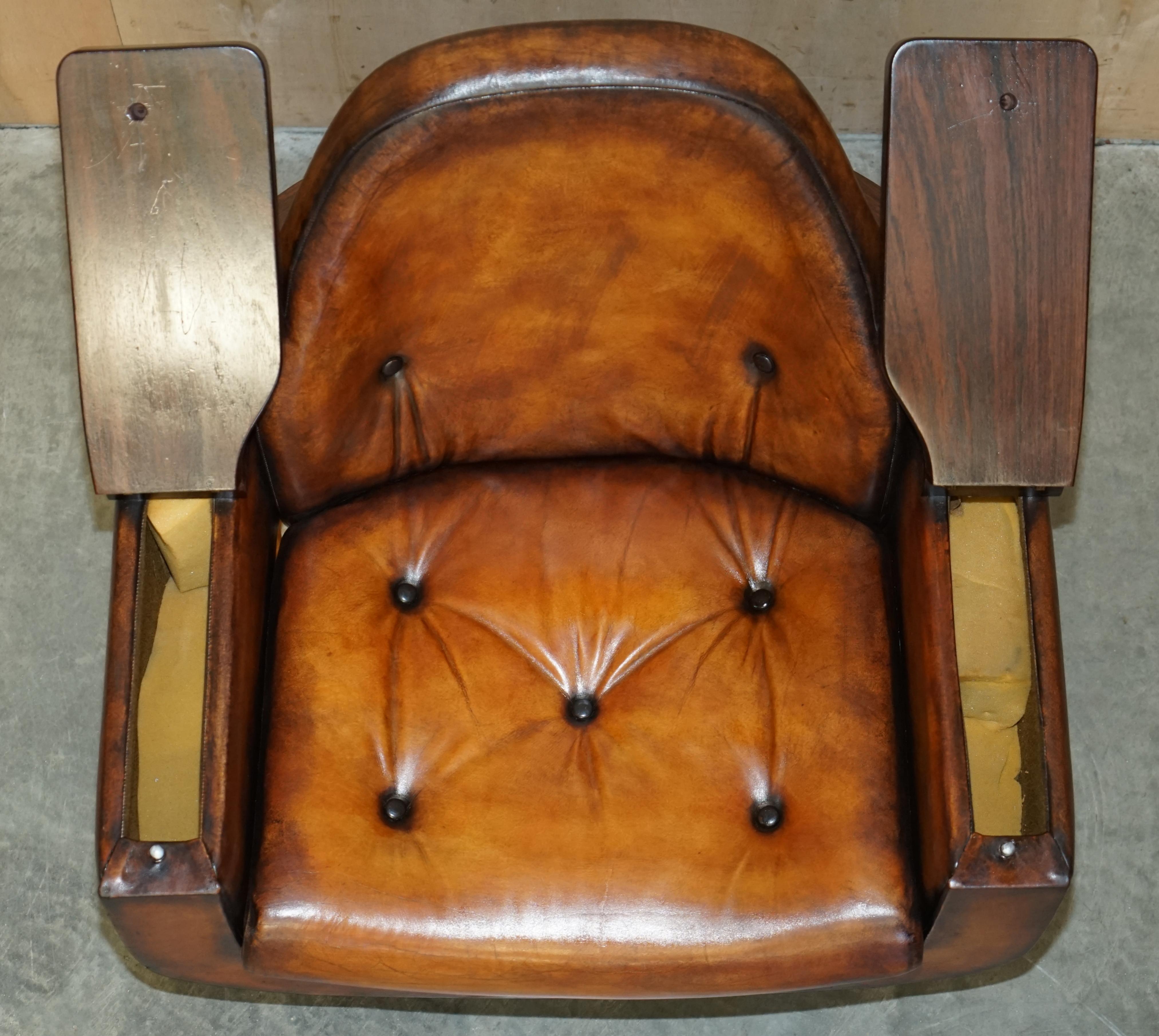 Paire de fauteuils Peter Hoyte Whisky Brown Leather Hardwood restaurés en 1969 en vente 8