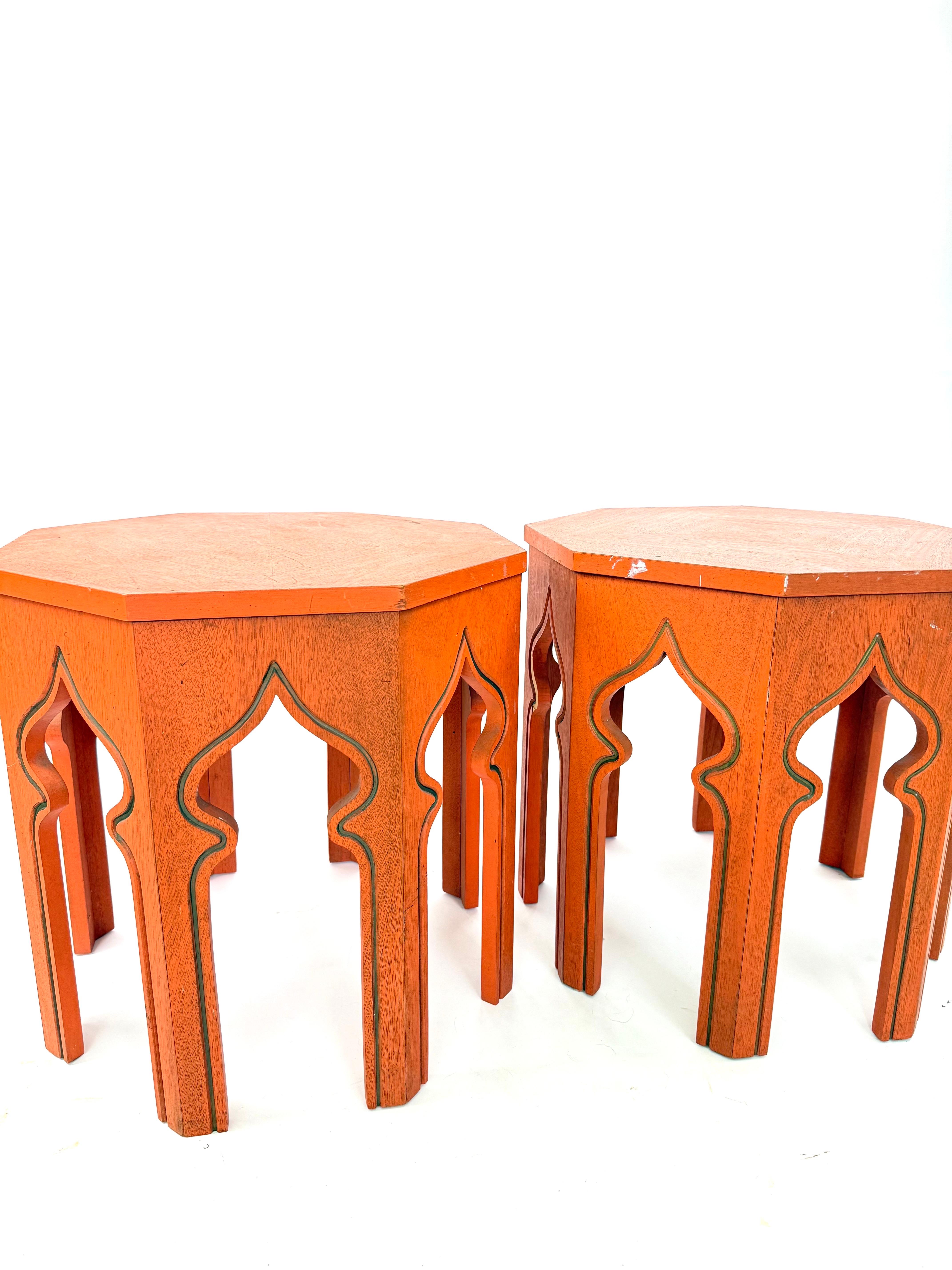 Pair of 1970 moorish style hexagonal side tables (Maurisch) im Angebot