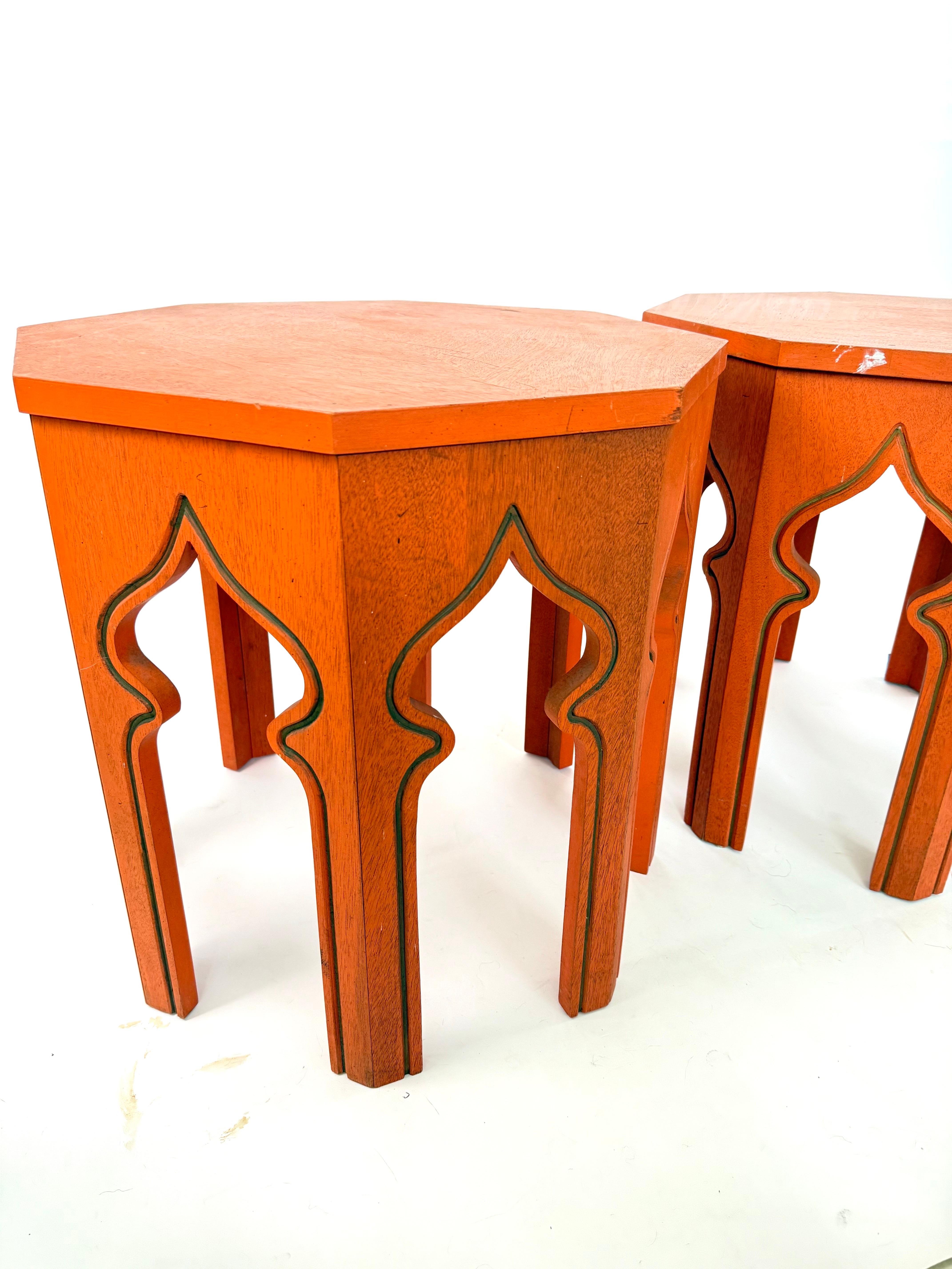 Pair of 1970 moorish style hexagonal side tables (amerikanisch) im Angebot