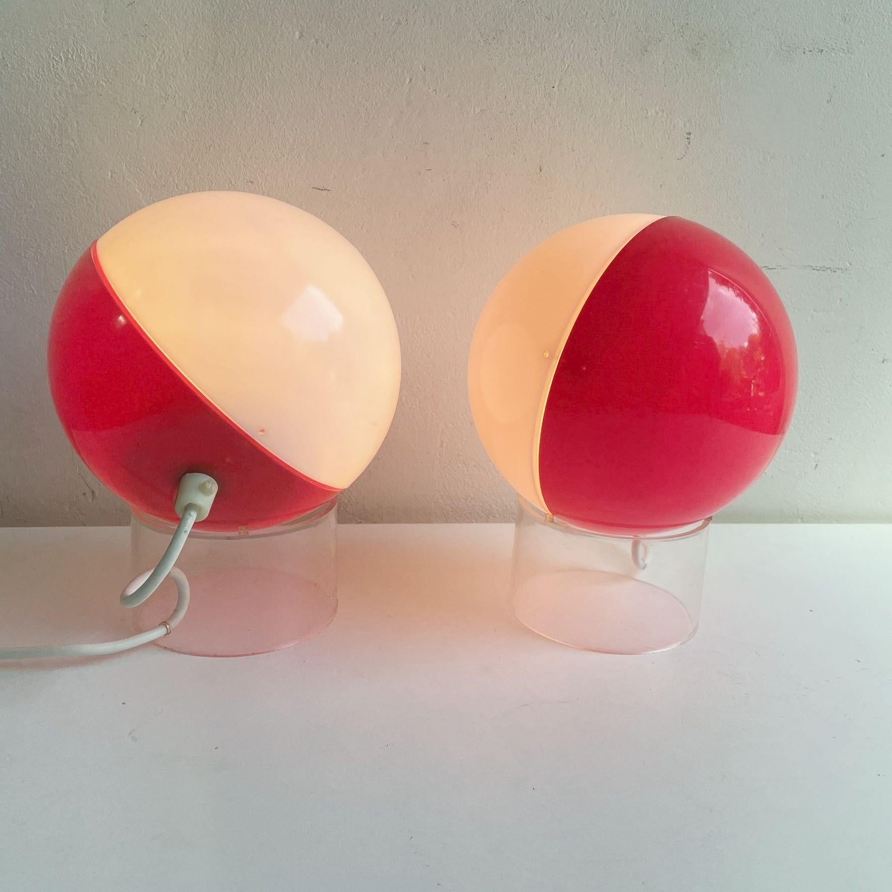 Pair of 1970ies plastic table lamps Guzzini style For Sale 3