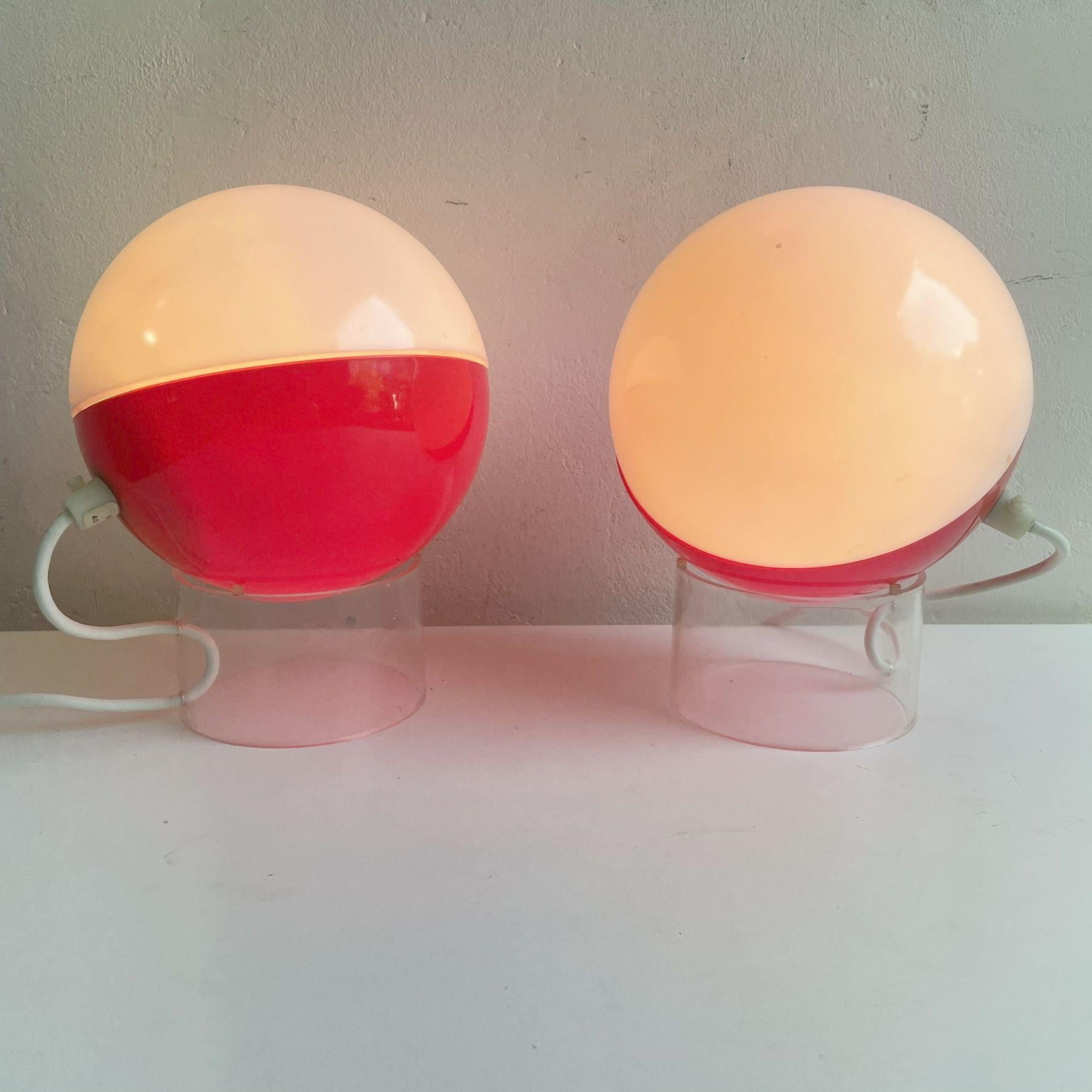 Plastic Pair of 1970ies plastic table lamps Guzzini style For Sale