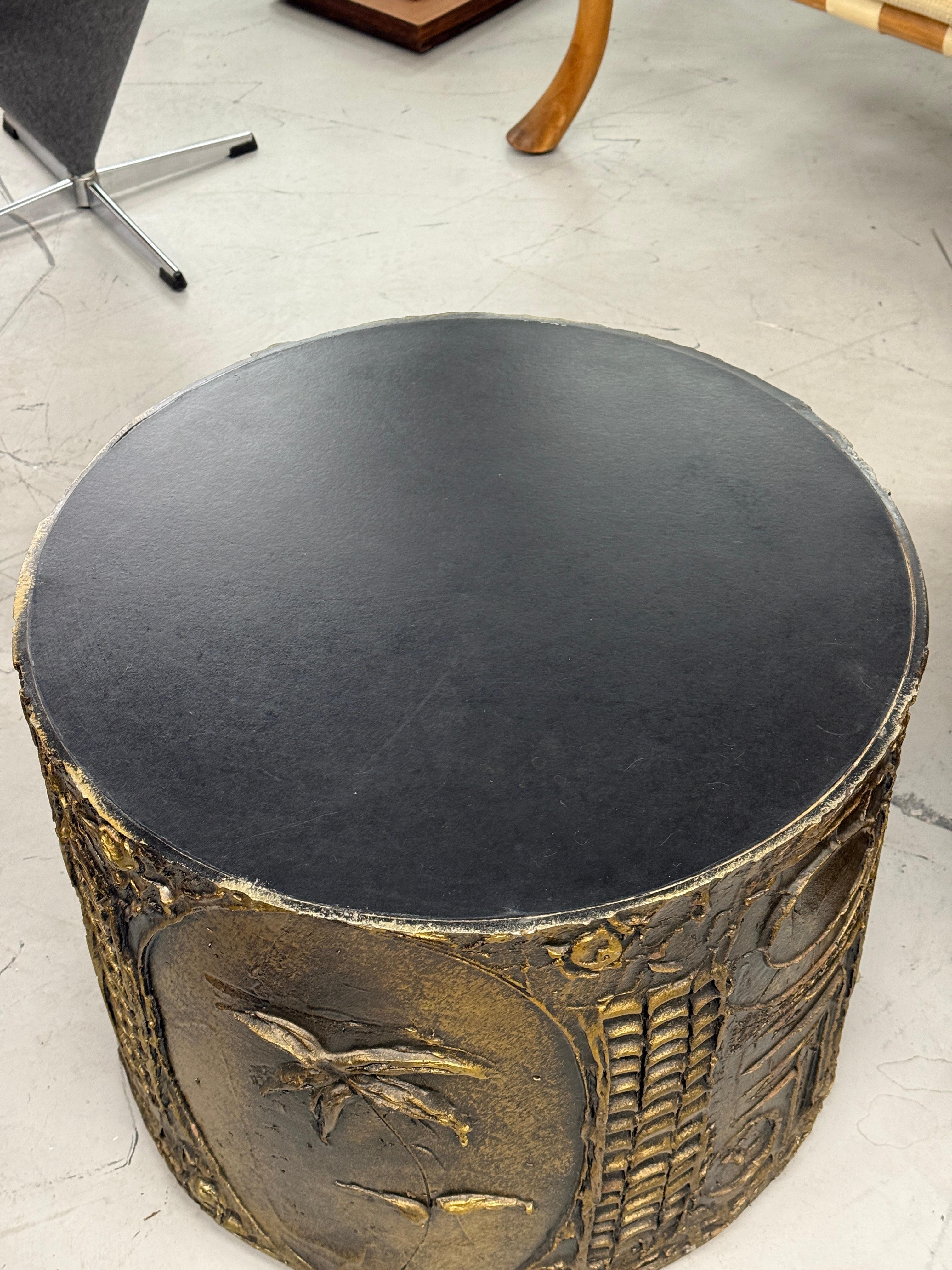 Fatto a mano Coppia di tavoli da batteria brutalisti di Adrian Pearsall degli anni '70 in vendita