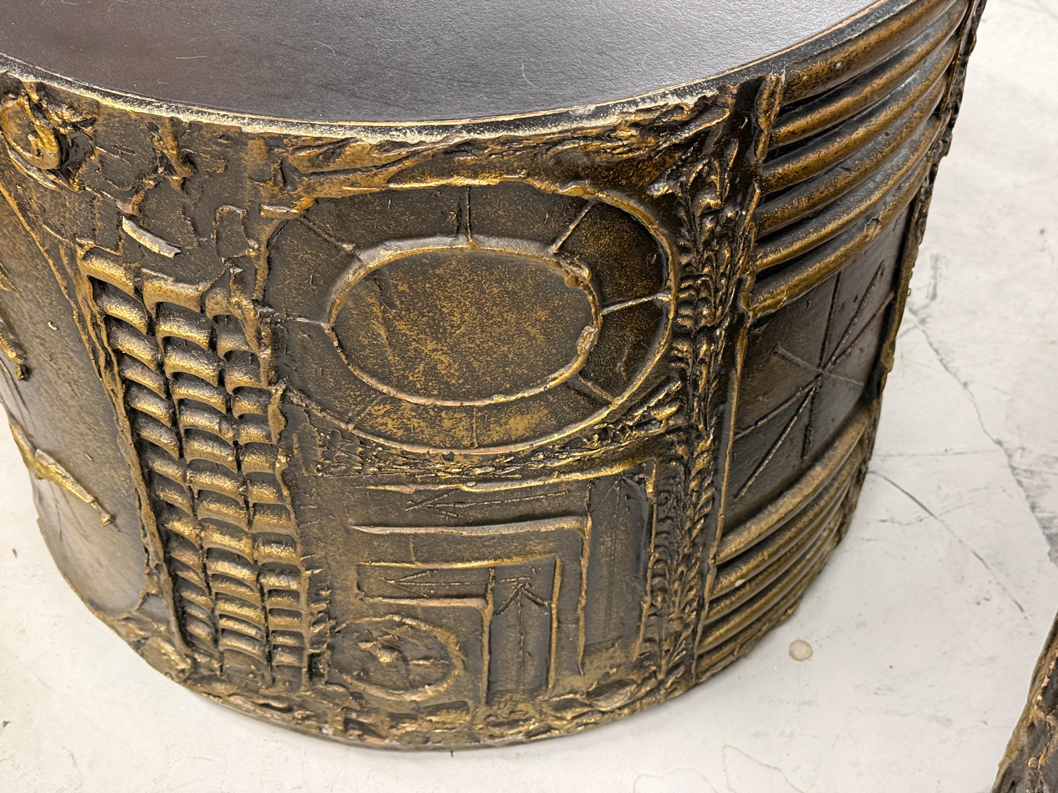 Resina Coppia di tavoli da batteria brutalisti di Adrian Pearsall degli anni '70 in vendita