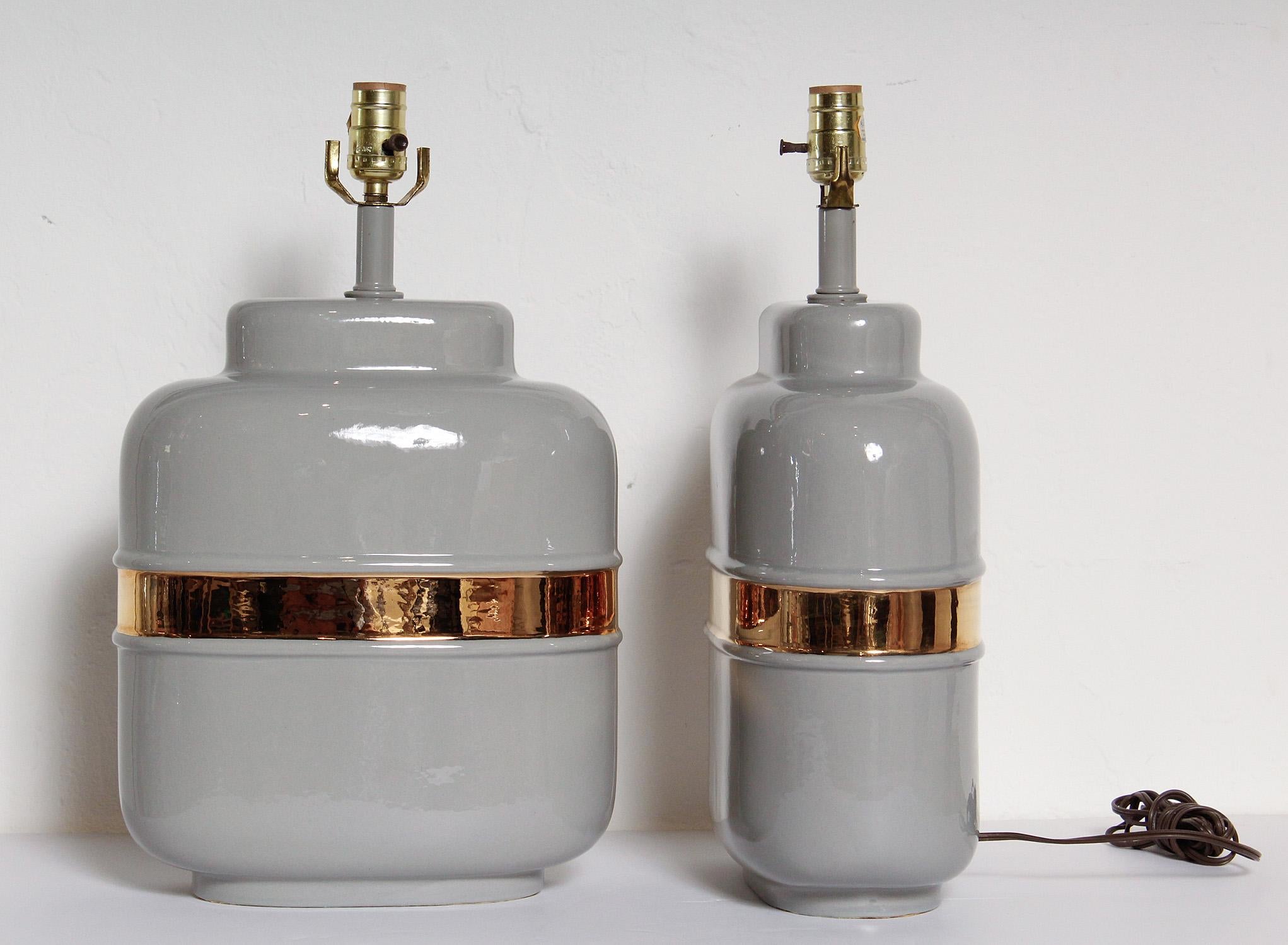 Ein Paar amerikanische modernistische Lampen der 1970er Jahre in der Art von Jaru  (Glasiert) im Angebot