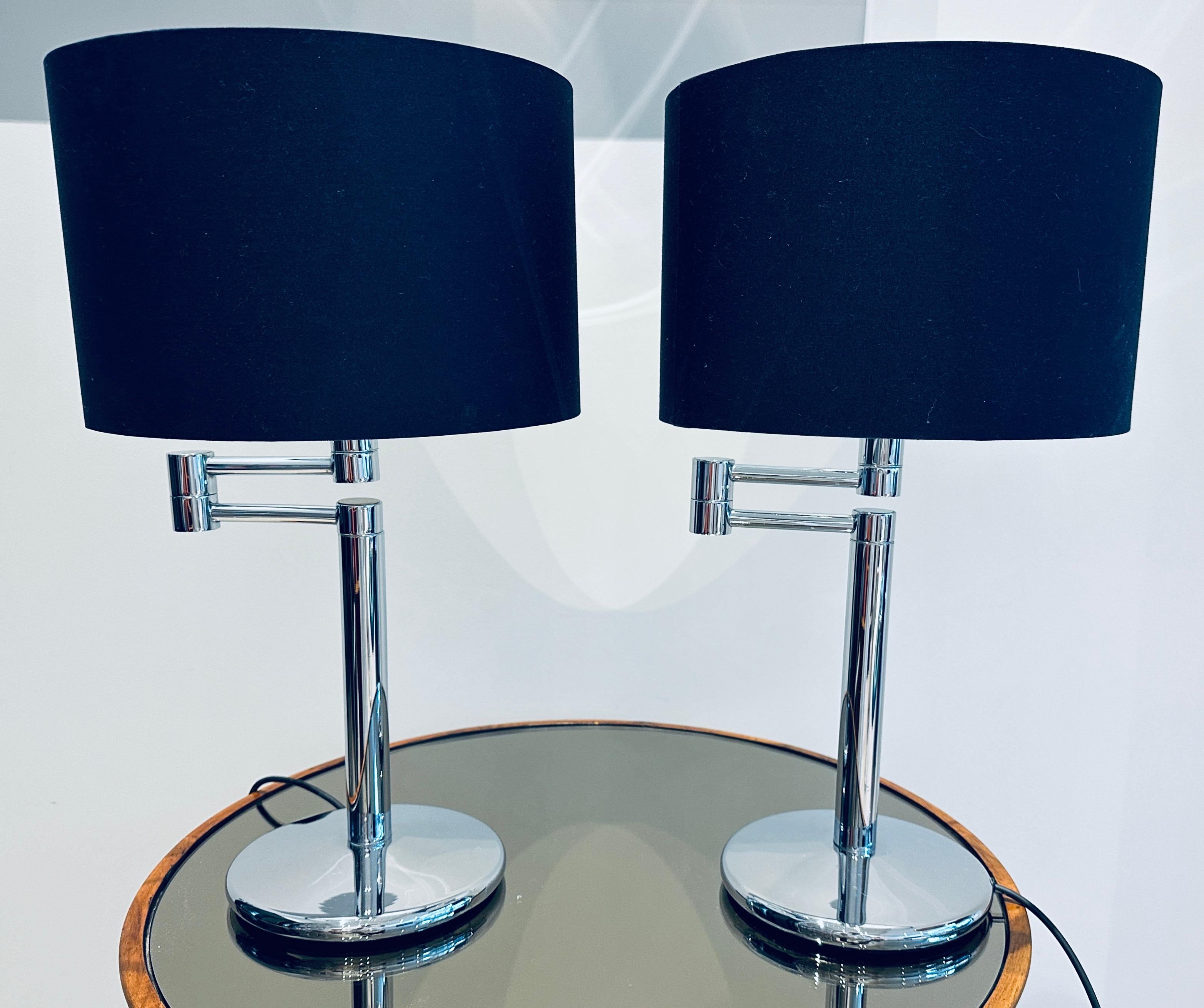 Mid-Century Modern Pair of 1970s American Walter Von Nessen Style Swing Arm Chrome Table Lamps For Sale