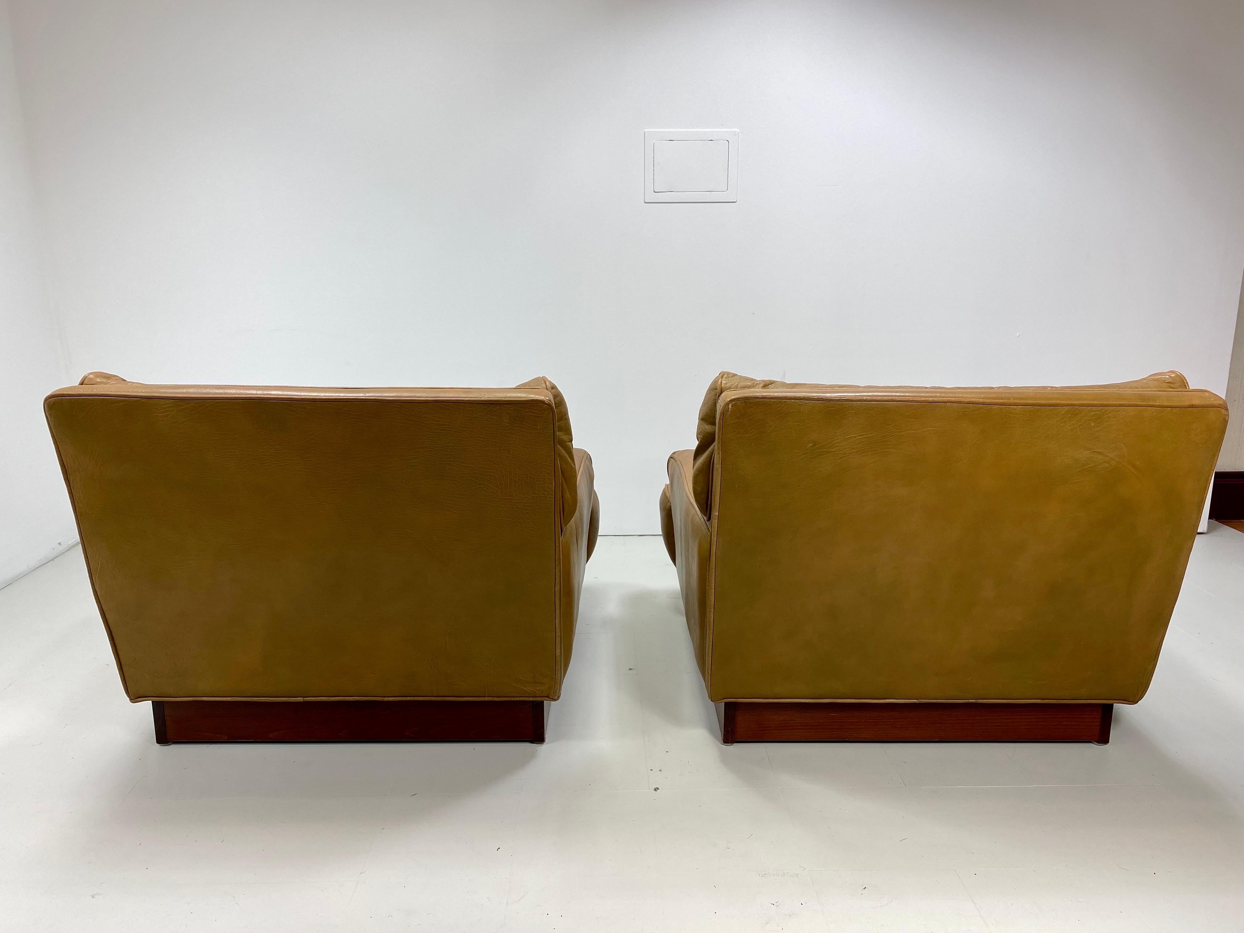 Pair of 1970s Arne Norell Leather Lounge Chairs For Sale 3