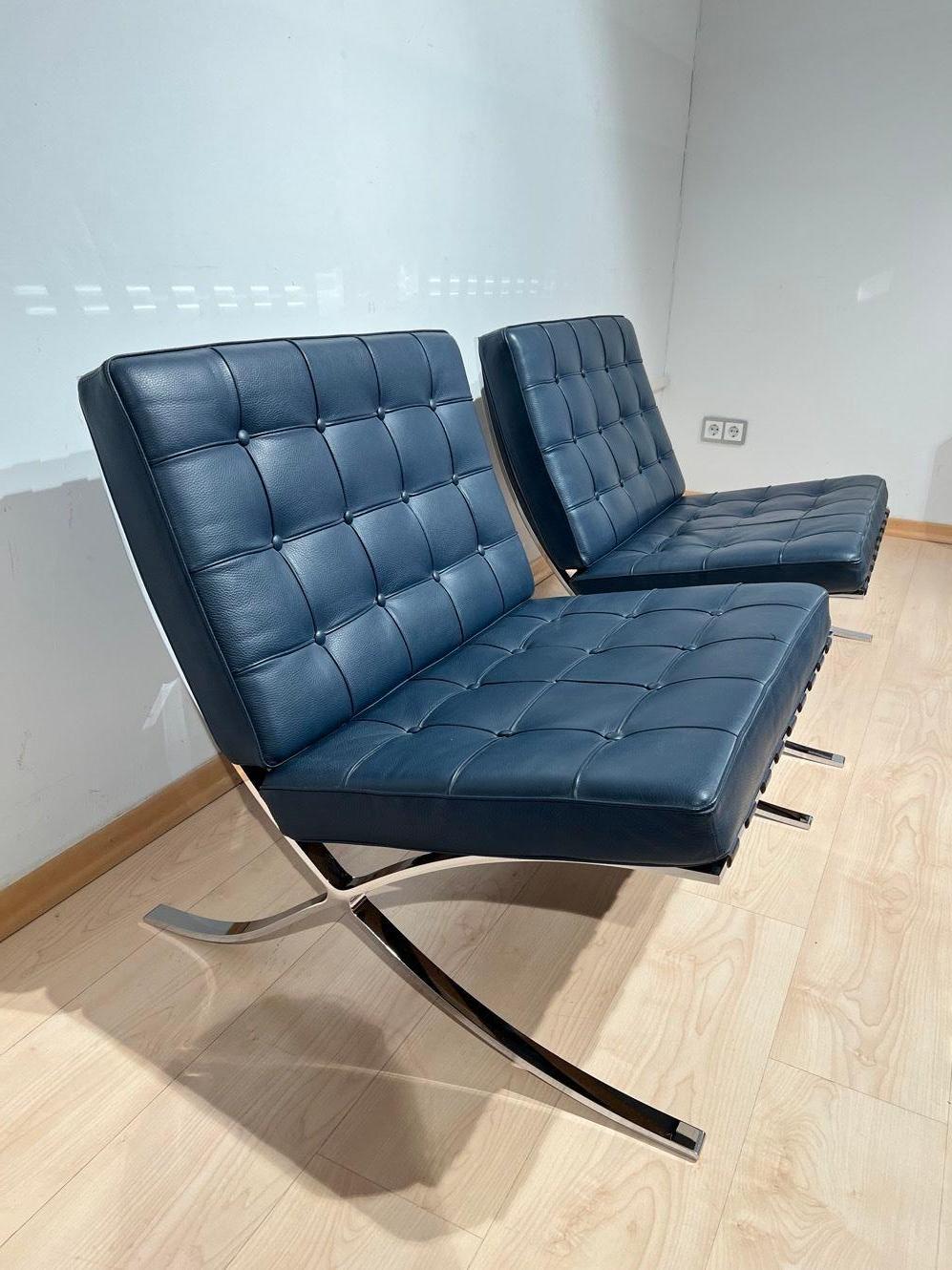 Late 20th Century Pair of 1970s Barcelona Lounge Chairs by Mies van der Rohe in Blue Leather