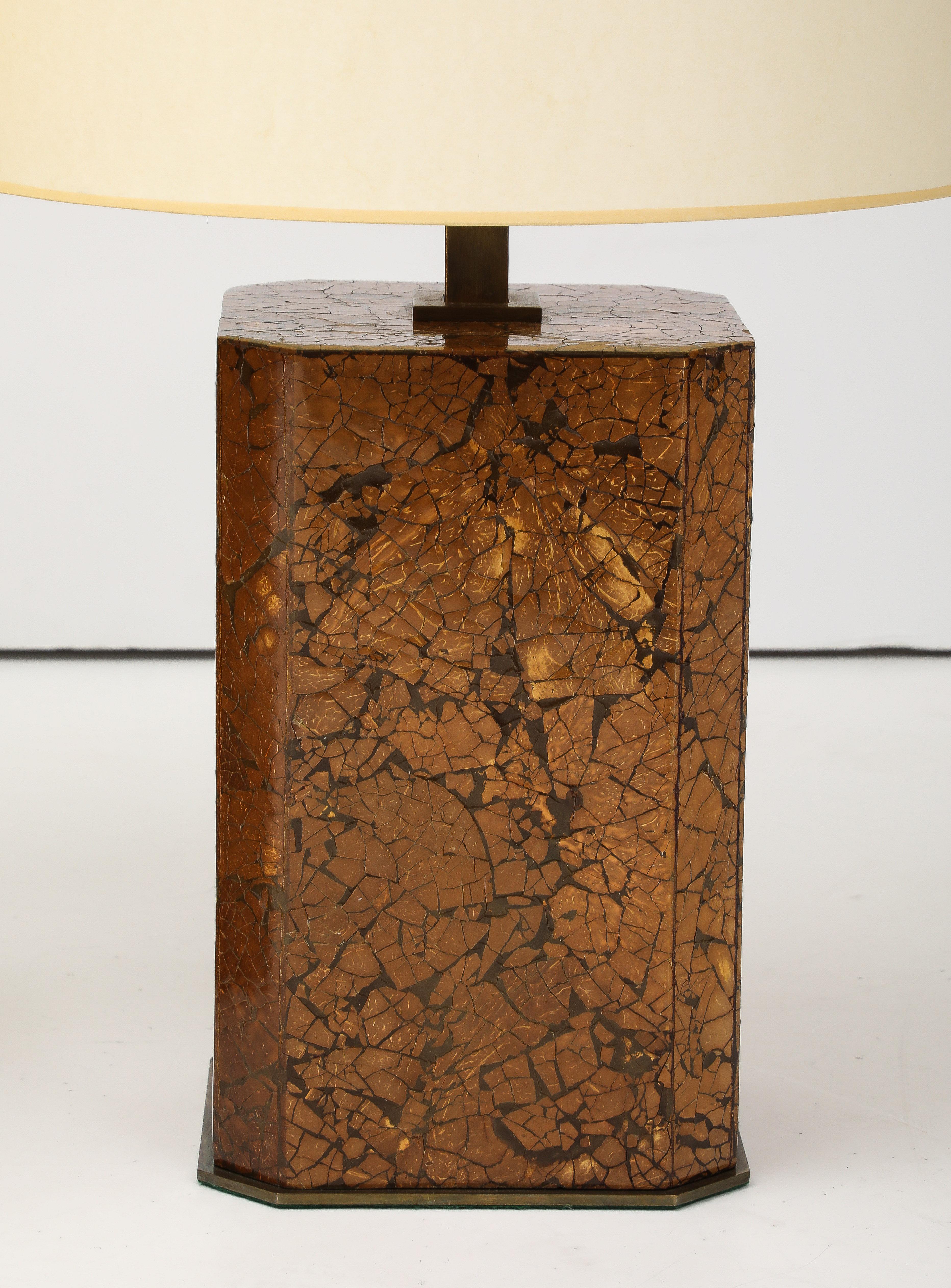 Coppia di lampade con guscio di cocco degli anni '70, splendidamente realizzate. in vendita 2