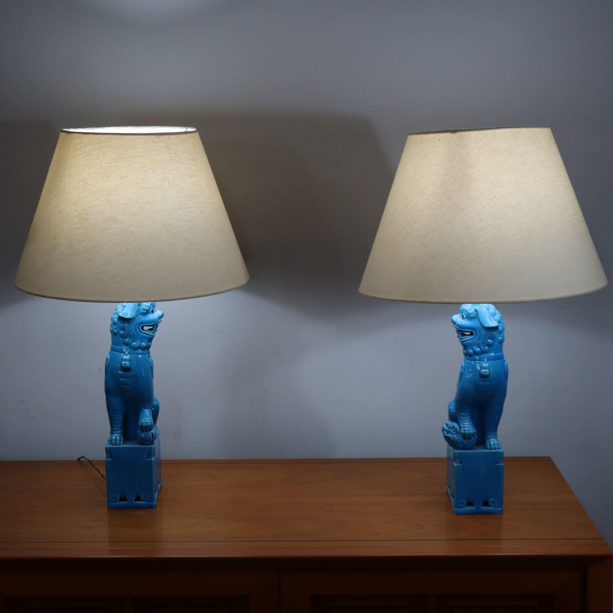 Pair of 1970s blue ceramic foo dog lamps vintage chinese For Sale 3