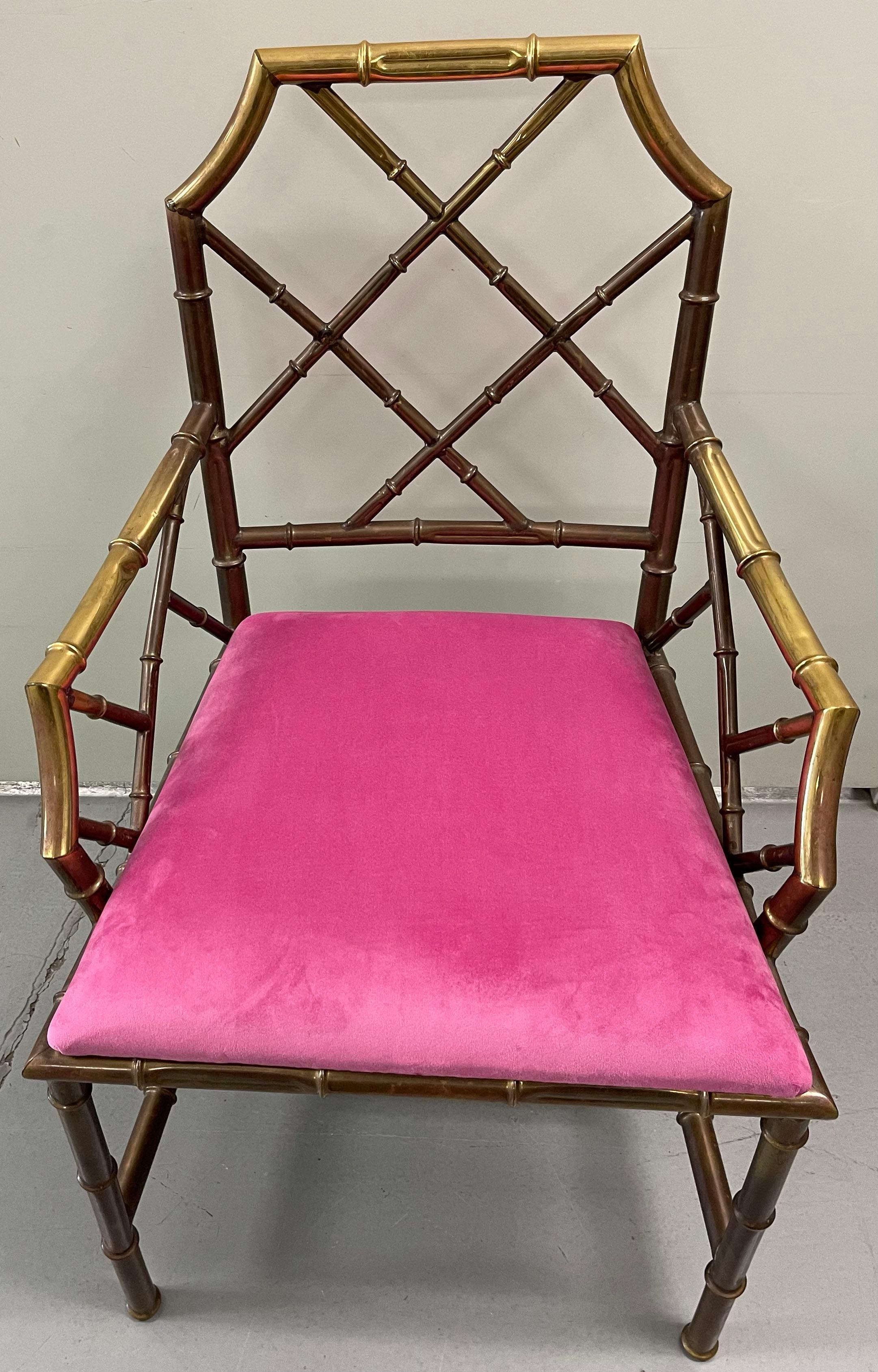 Velours Paire de fauteuils en laiton Chinoiserie Faux Bambou des années 1970 en vente