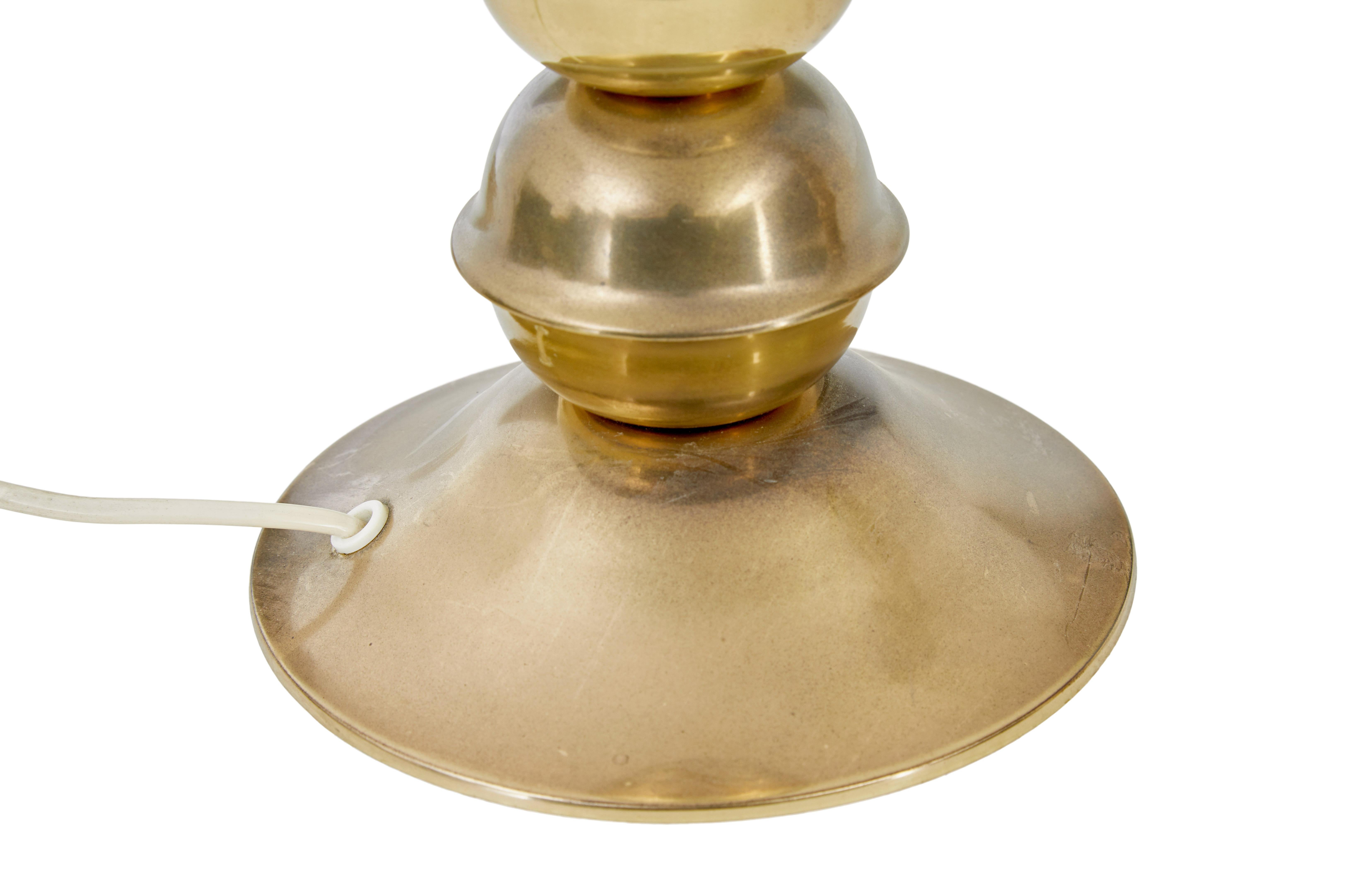 Fait main Paire de lampes de table en laiton des années 1970 par Elamatur kosta en vente