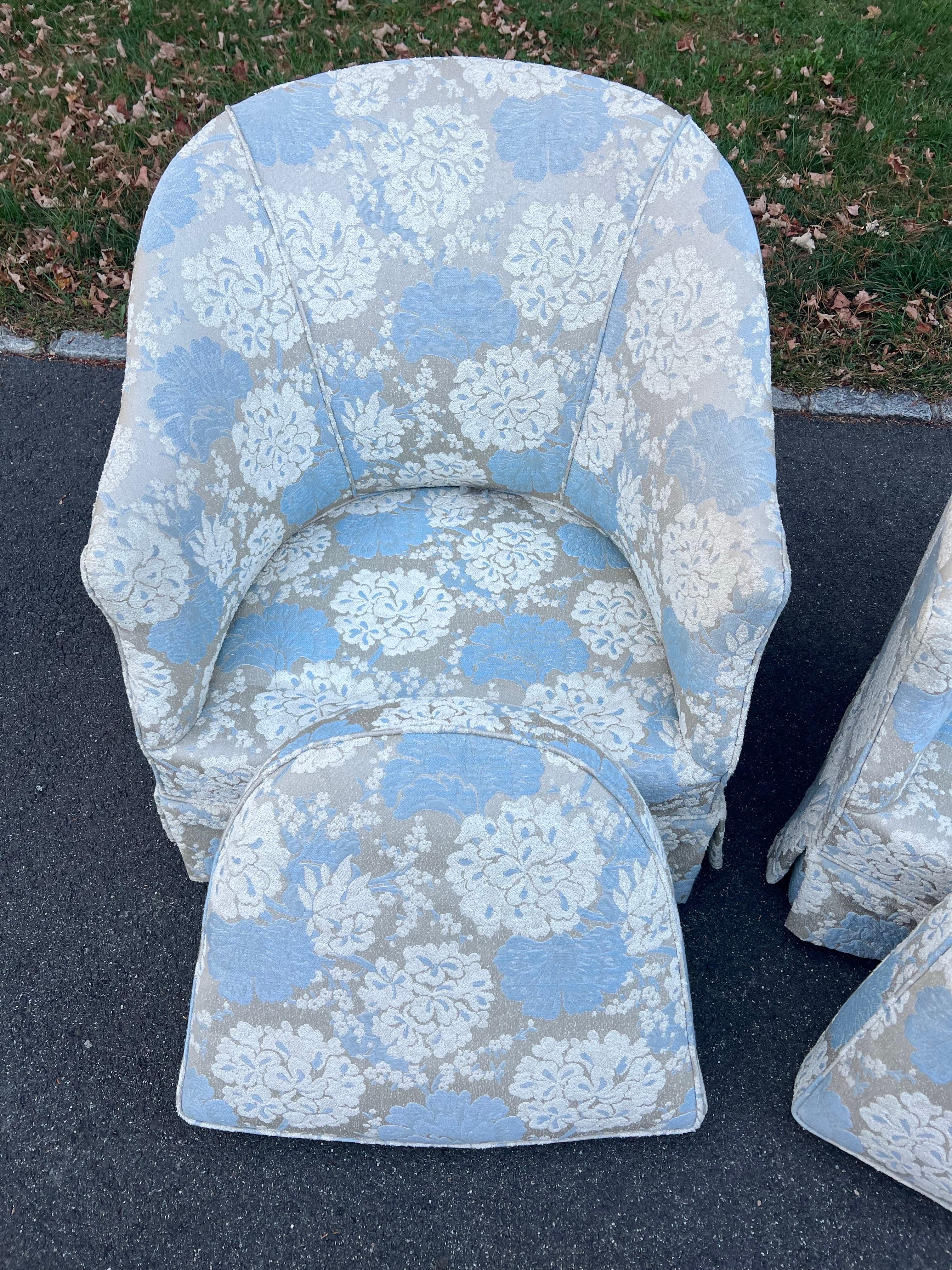 Paire de fauteuils club en brocart des années 1970 en vente 10