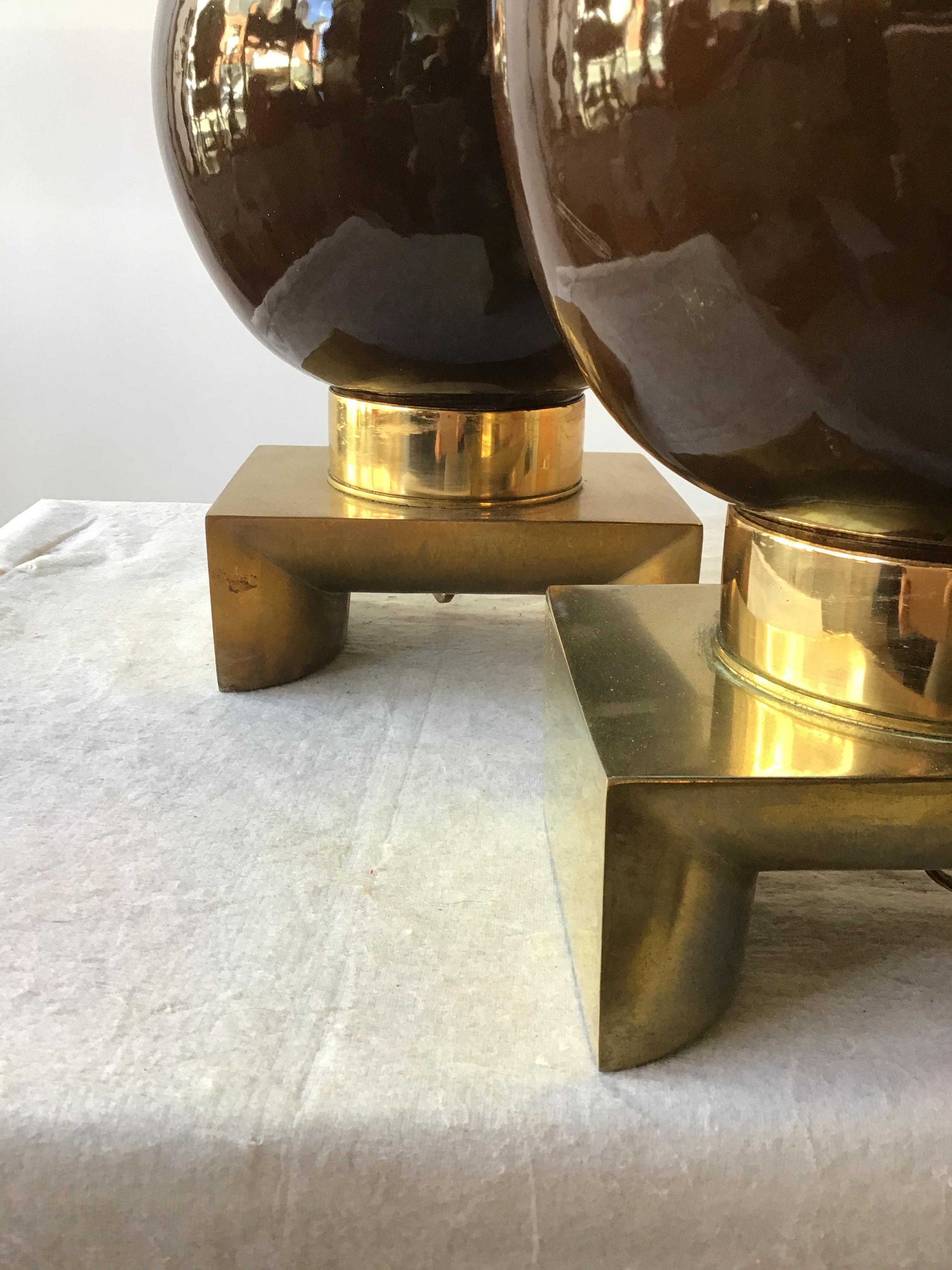 Pair of 1970s Brown Ceramic Ball Shaped Lamps on Brass Bases by Laurel For Sale 8