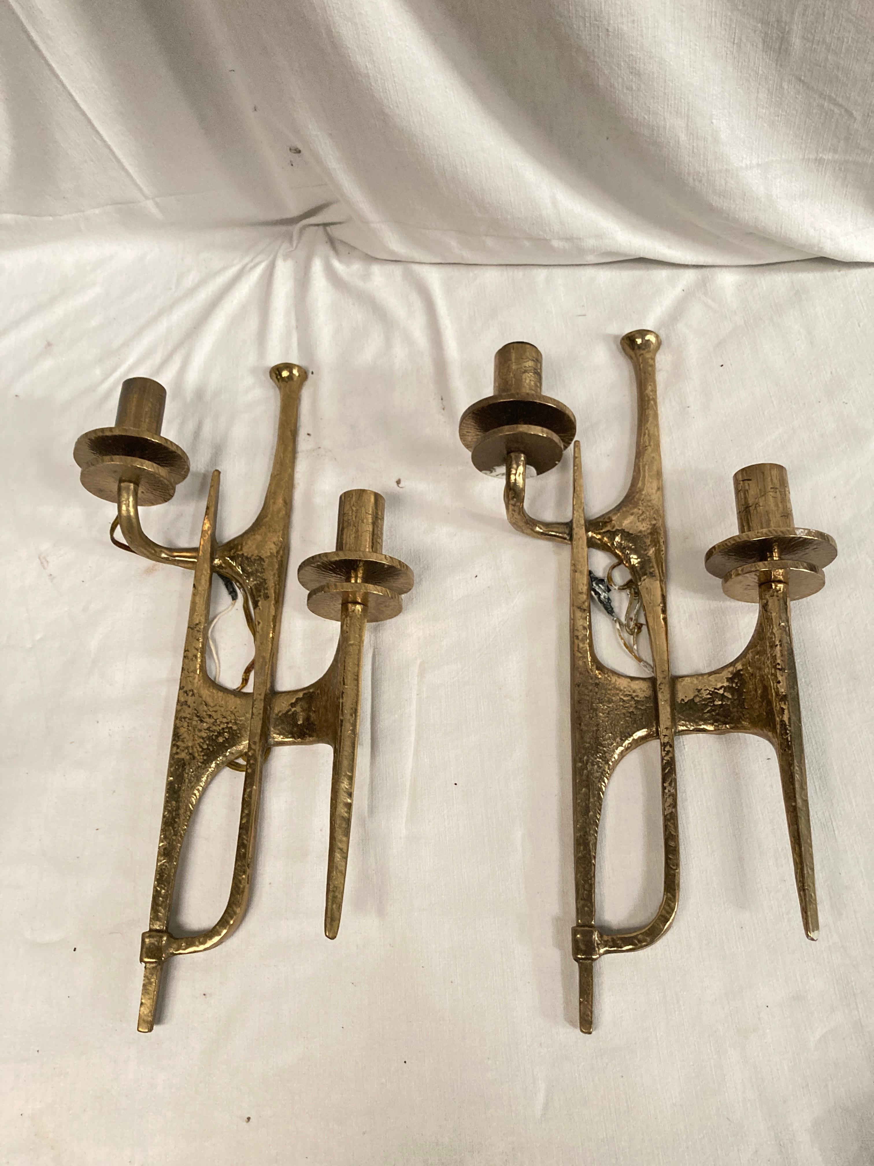 1970's Brutalist bronze sconces 
By :
Italy