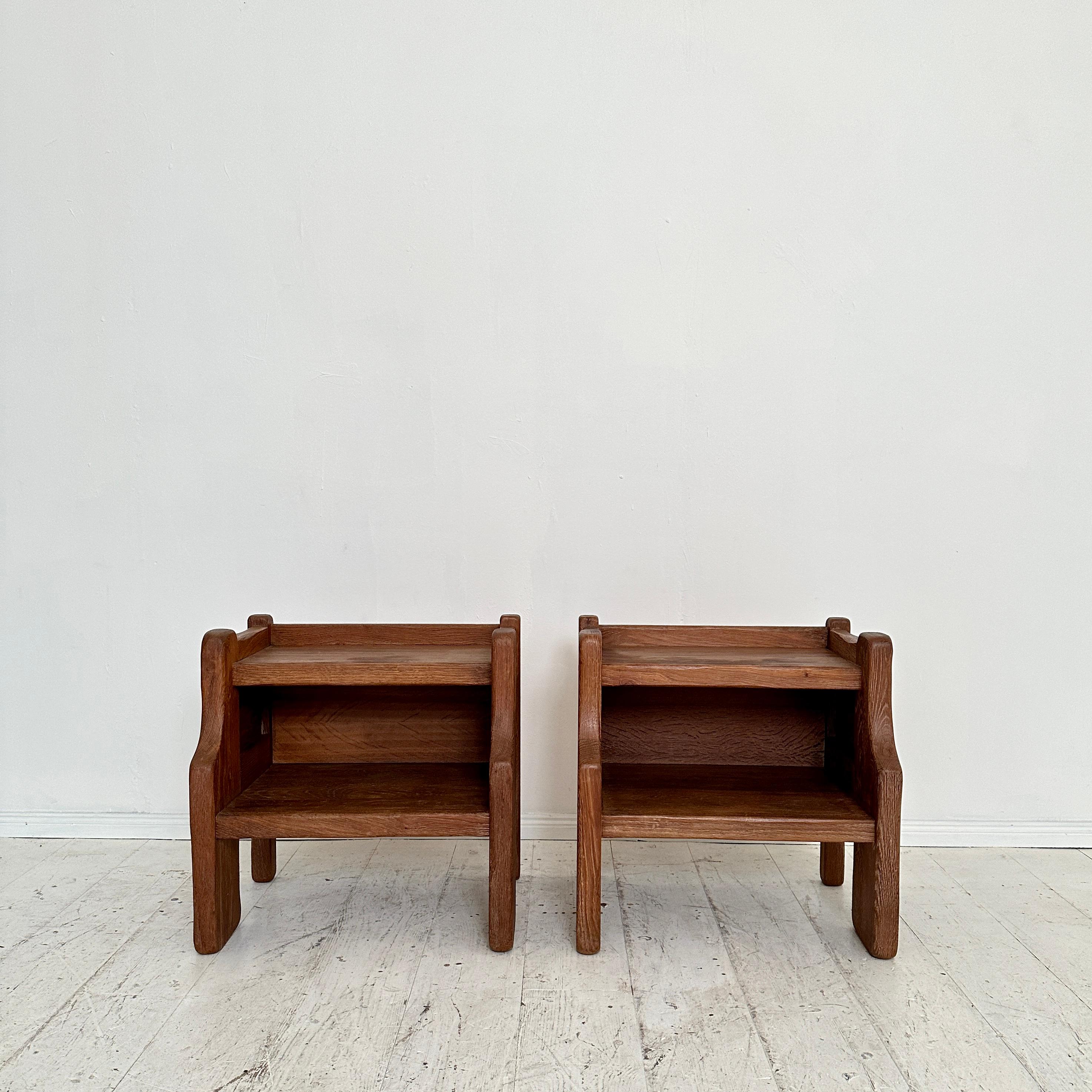 Beautiful Pair of Brutalist Night Stands in washed Oak by de Puydt made ca. 1974 in Belgium.
Fantastic original condition.
A unique piece which is a great eye-catcher for your antique, modern, space age or mid-century interior.
If you have any more