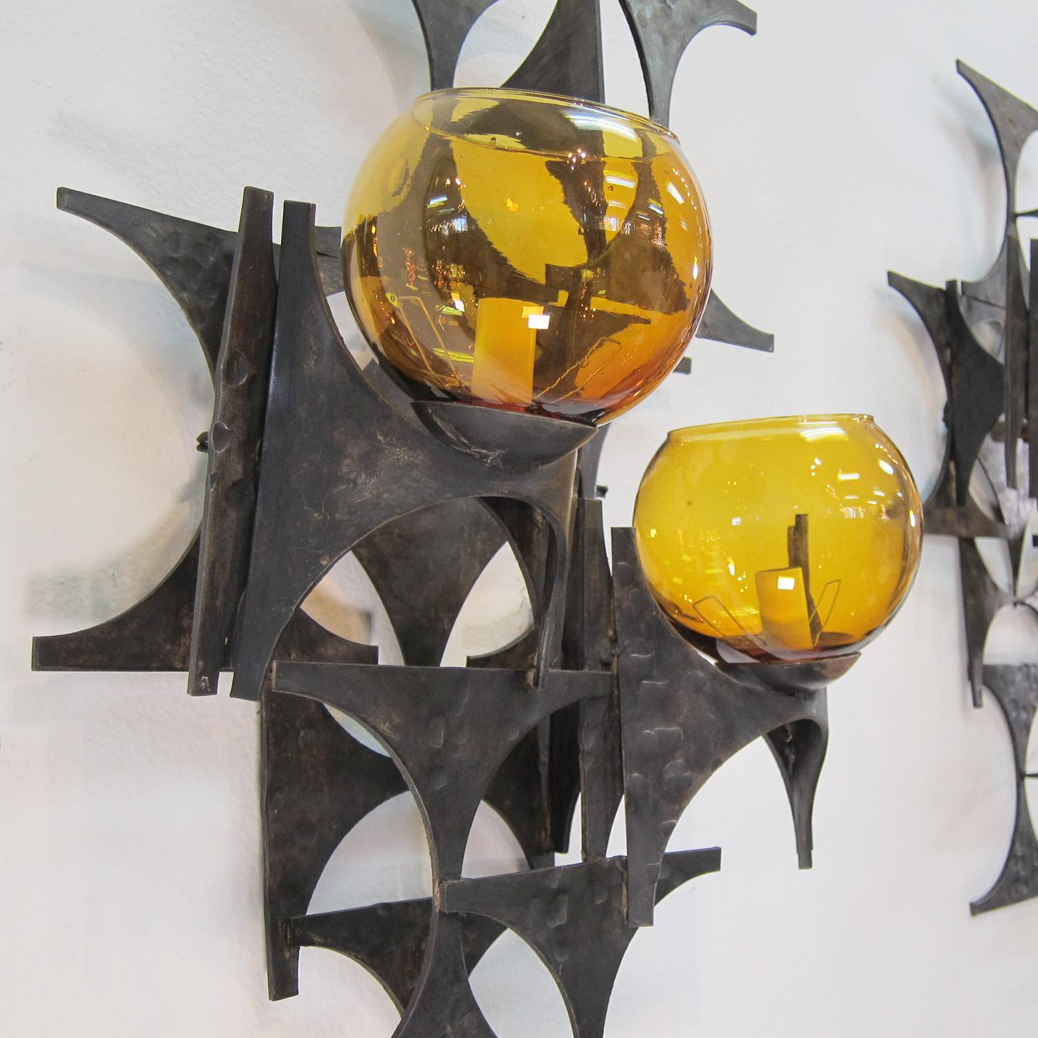 Pair of 1970s Brutalist Wall Sconces In Good Condition For Sale In Palm Springs, CA