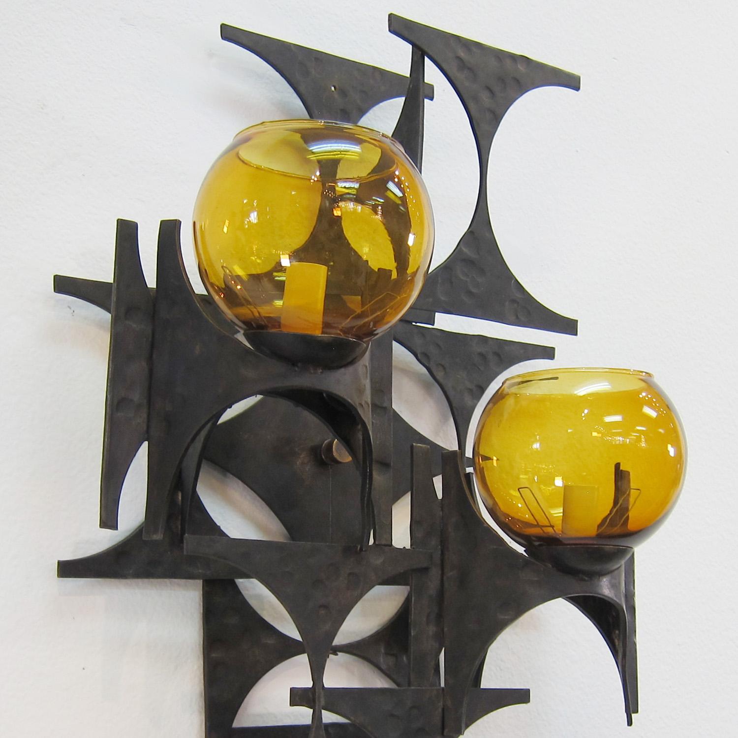 20th Century Pair of 1970s Brutalist Wall Sconces For Sale