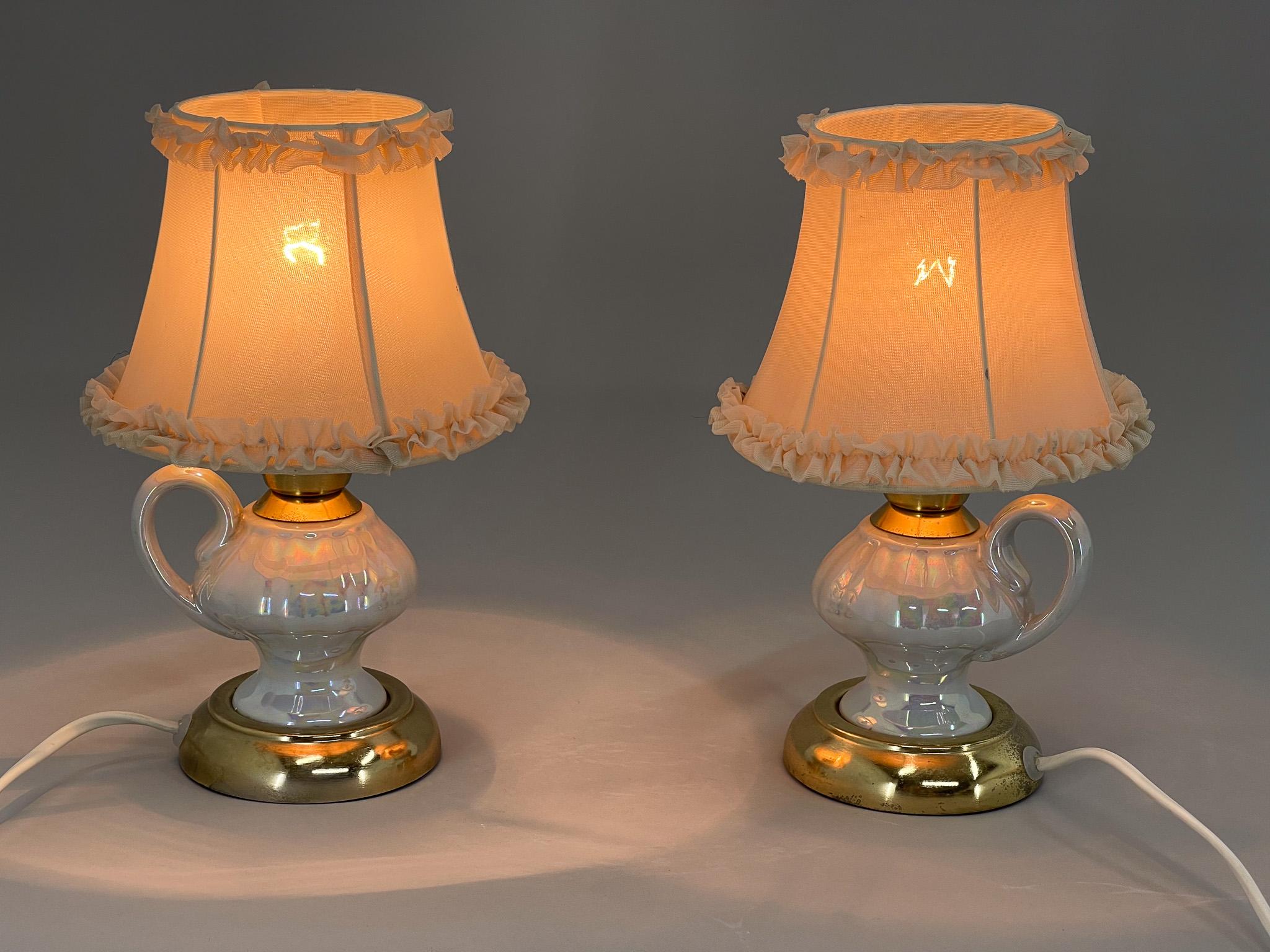 Tchèque Paire de lampes de table ou de chevet en céramique des années 1970 en vente