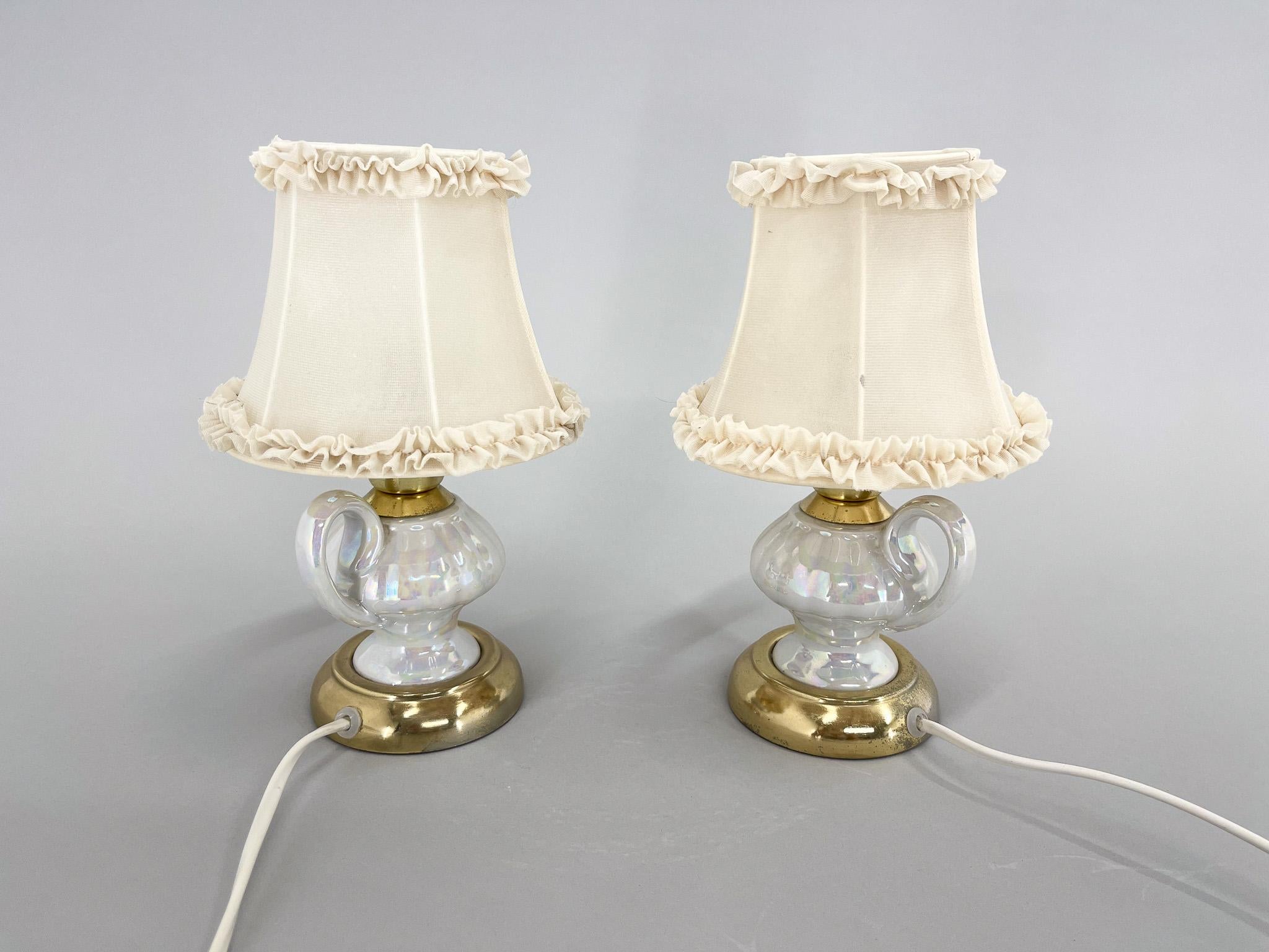 20ième siècle Paire de lampes de table ou de chevet en céramique des années 1970 en vente