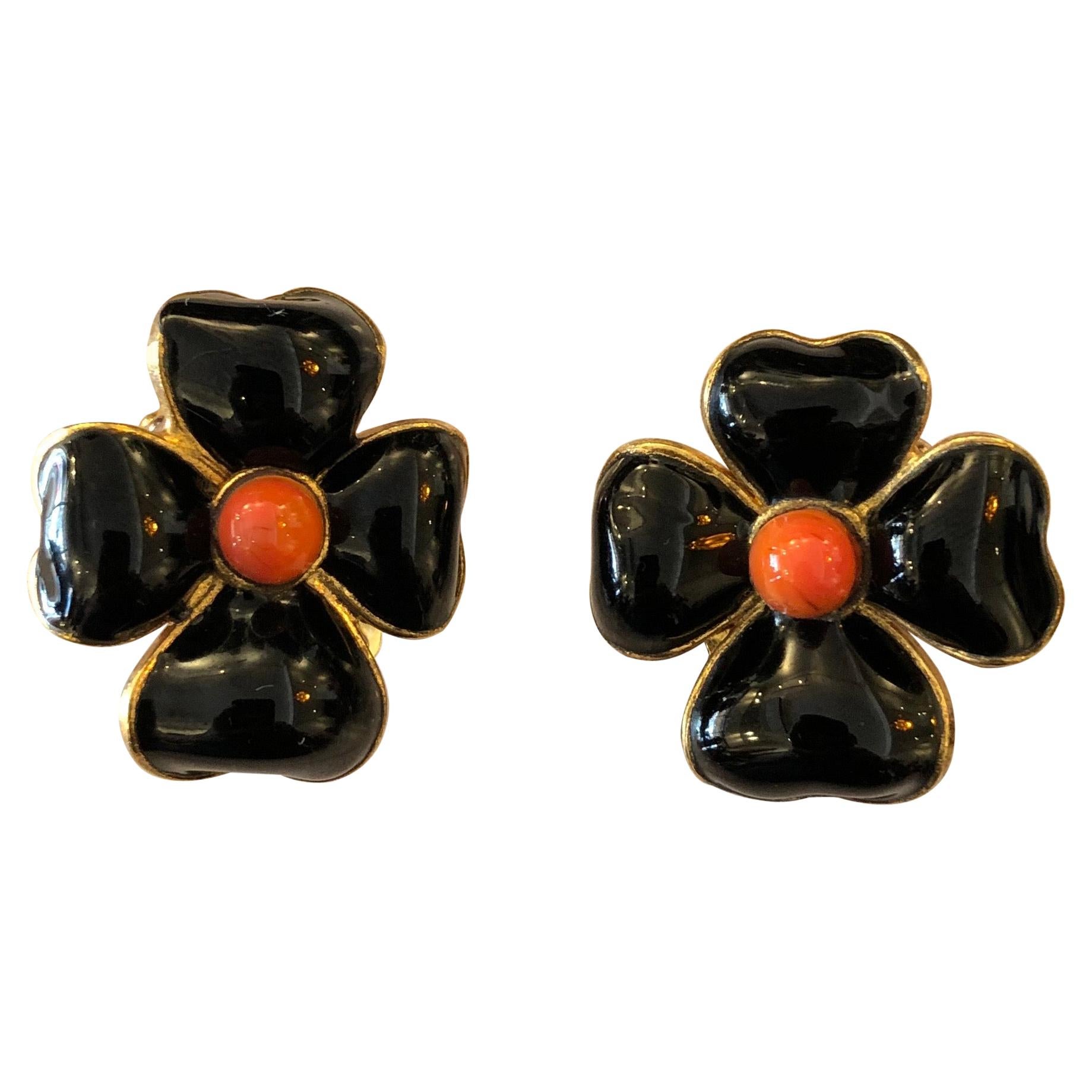 1970s Vintage CHANEL Maison Gripoix Coral Clover Clip On Earrings For Sale