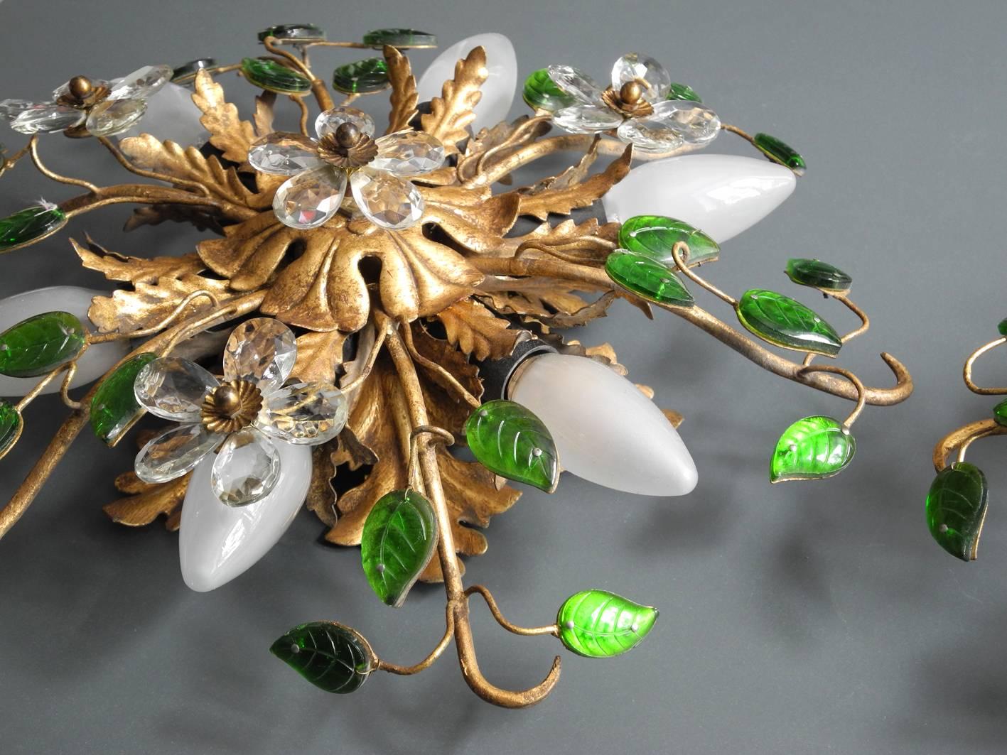 Pair of elegant very rare 1970s Christoph Palme Florentine ceiling or wall lamps.
Very elegant design with transparent and green flowers and leaves made of glass and brass frame.
Fully functional with six E14 sockets each. Suitable for all living